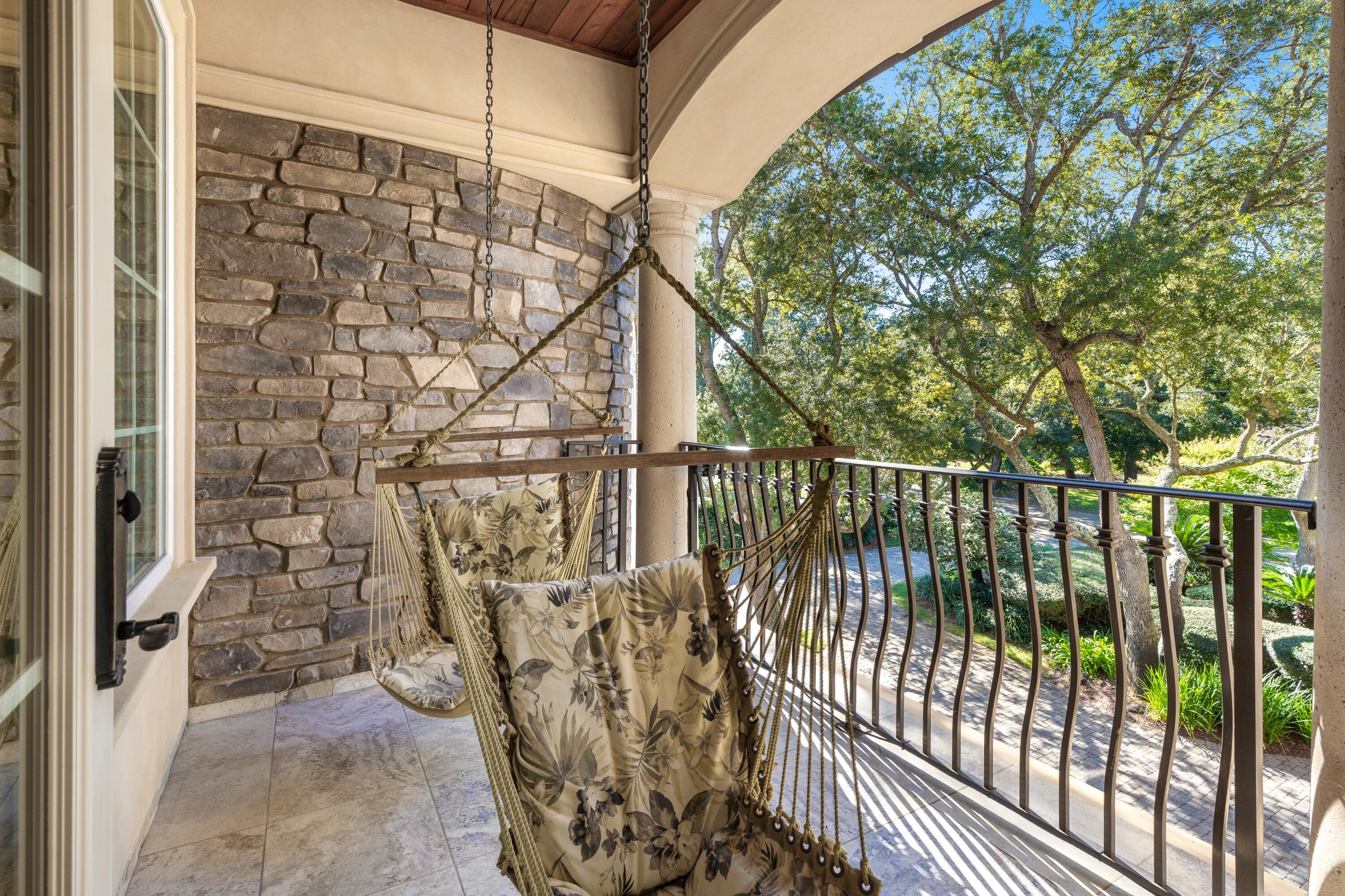 LAKE LORRAINE ESTATES - Residential