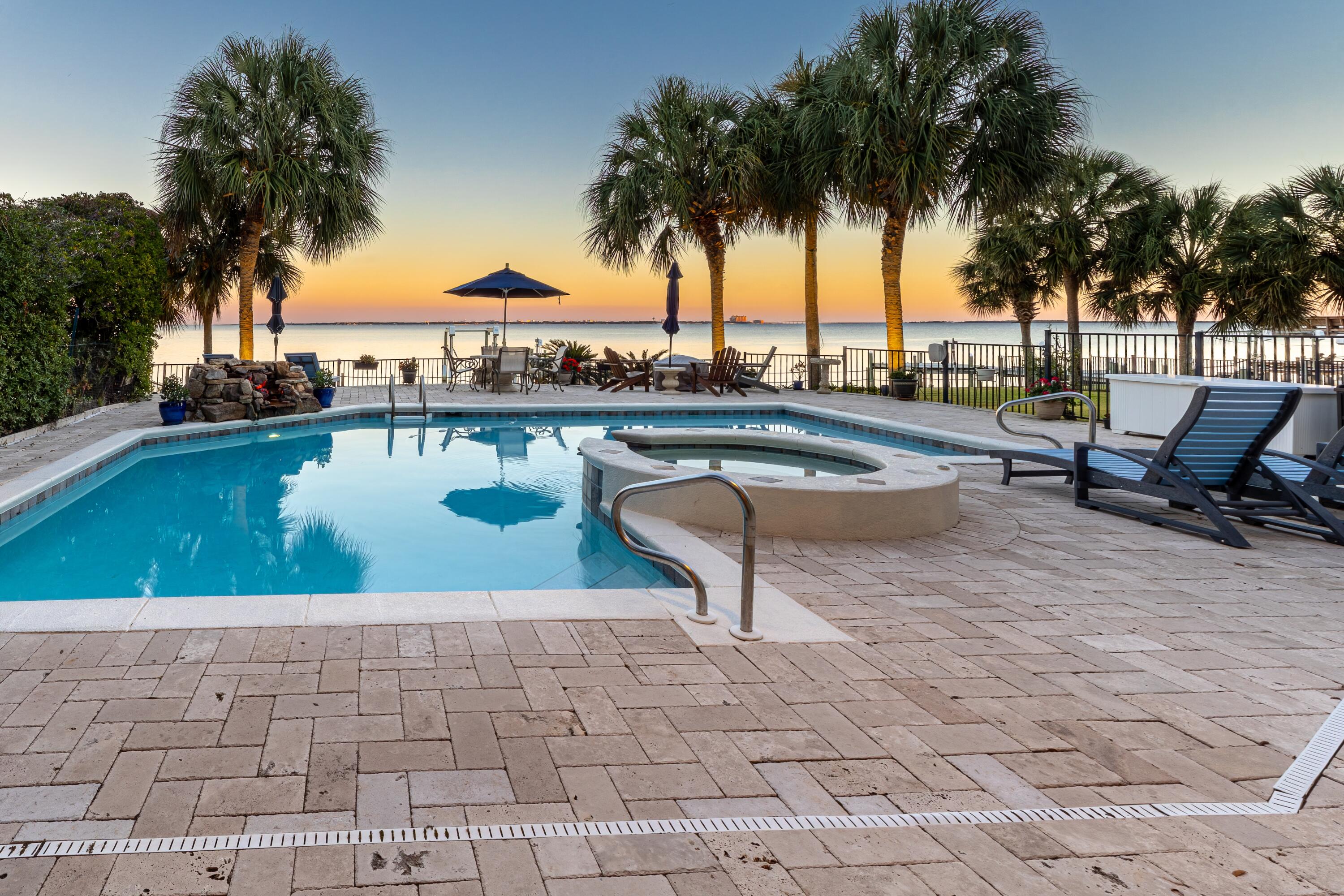 LAKE LORRAINE ESTATES - Residential