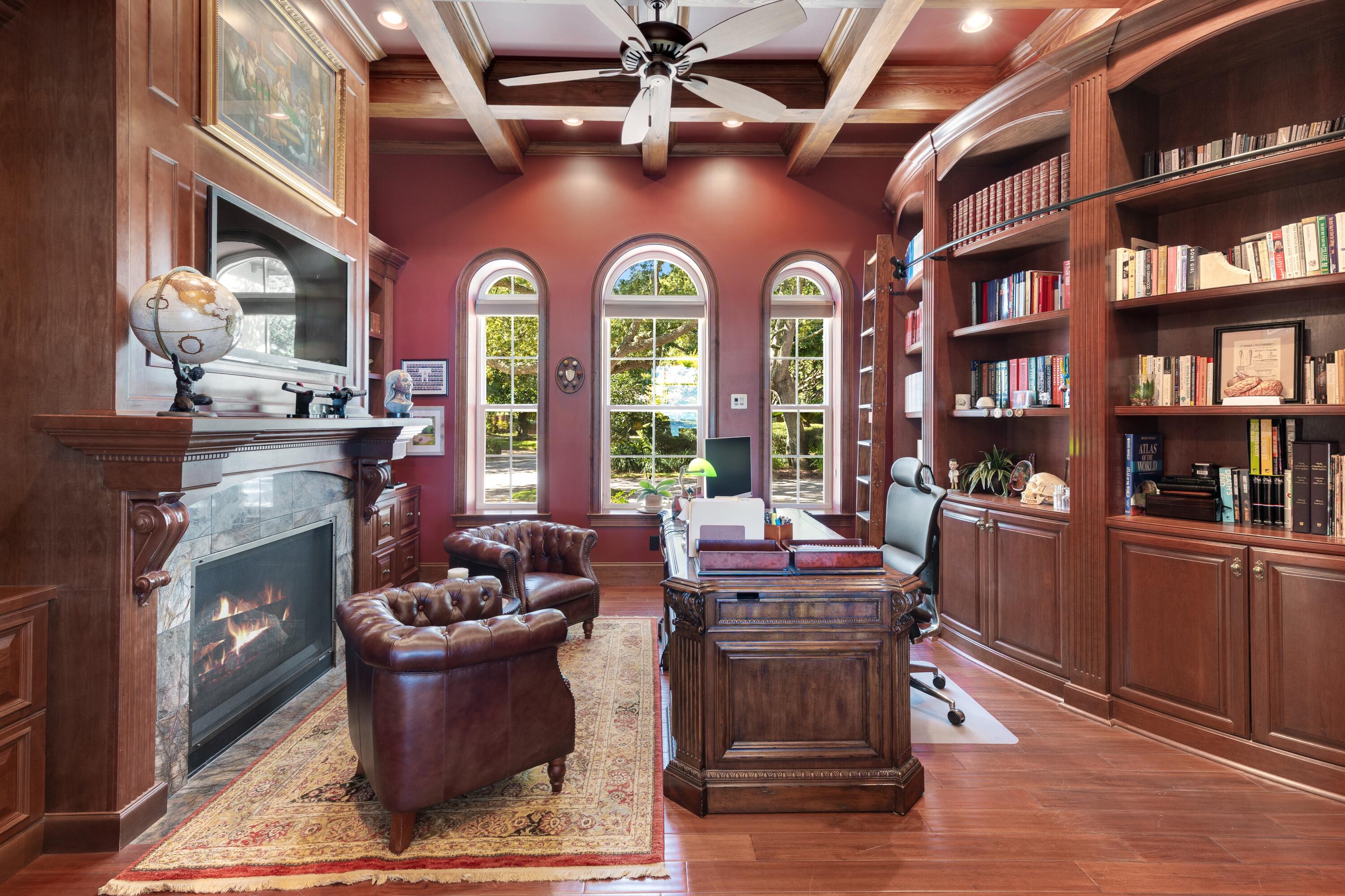 LAKE LORRAINE ESTATES - Residential