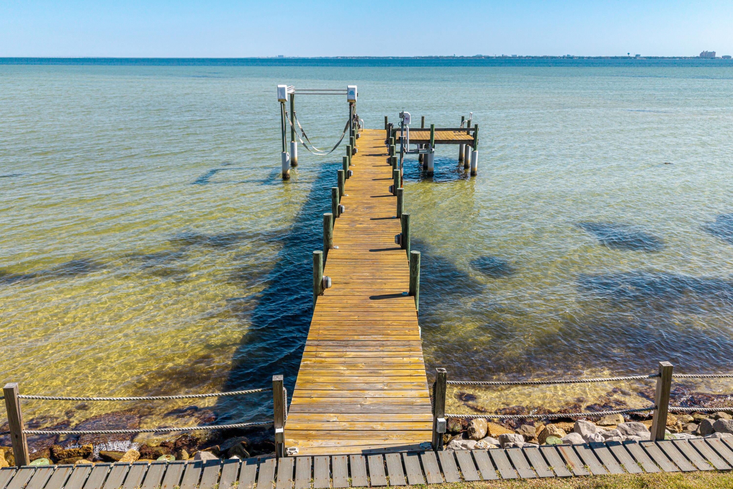 LAKE LORRAINE ESTATES - Residential