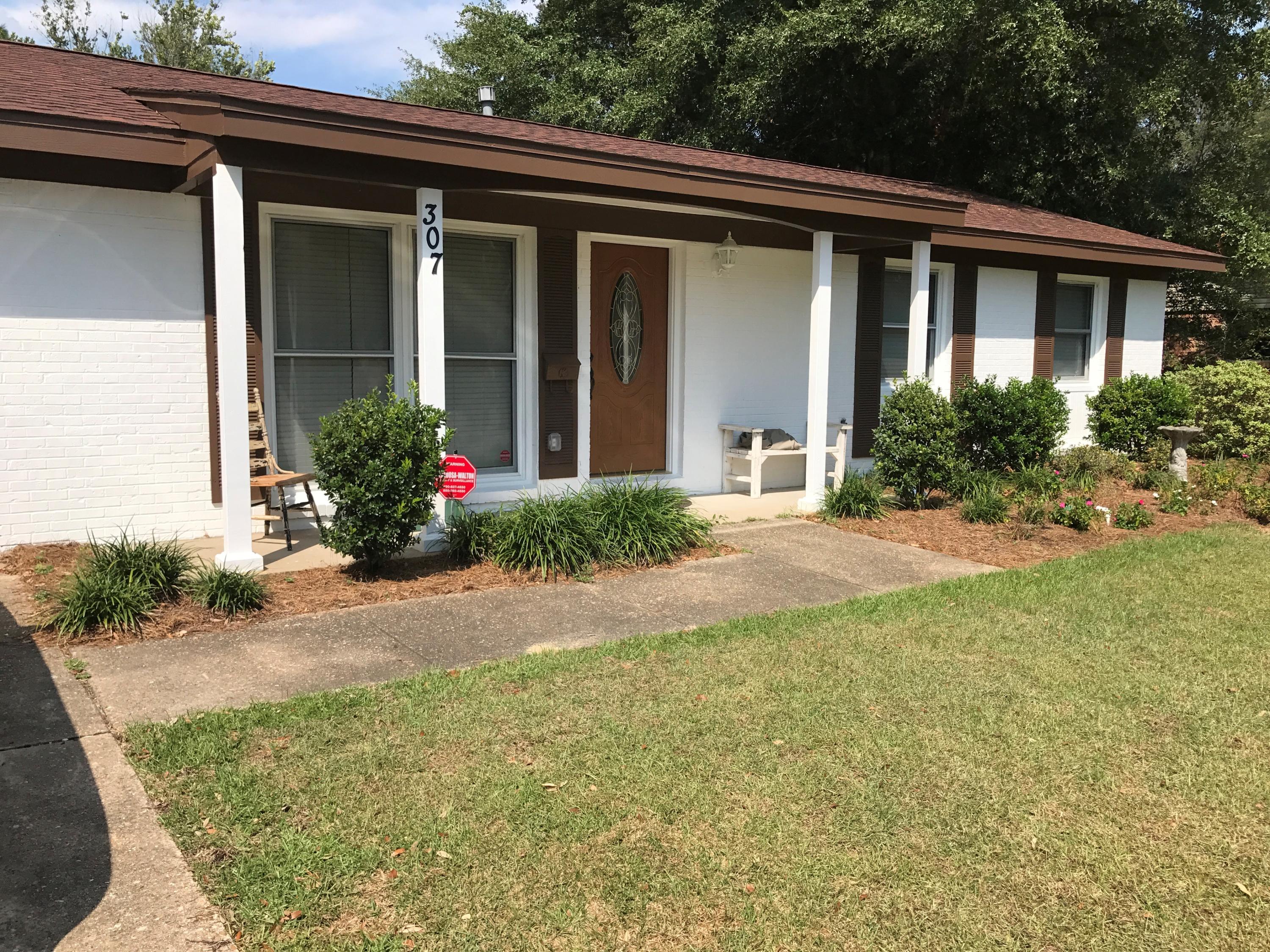 CAROL ANNE MANOR - Residential