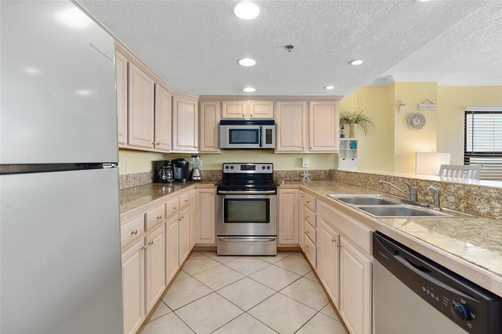 ocean breeze condominium - Residential