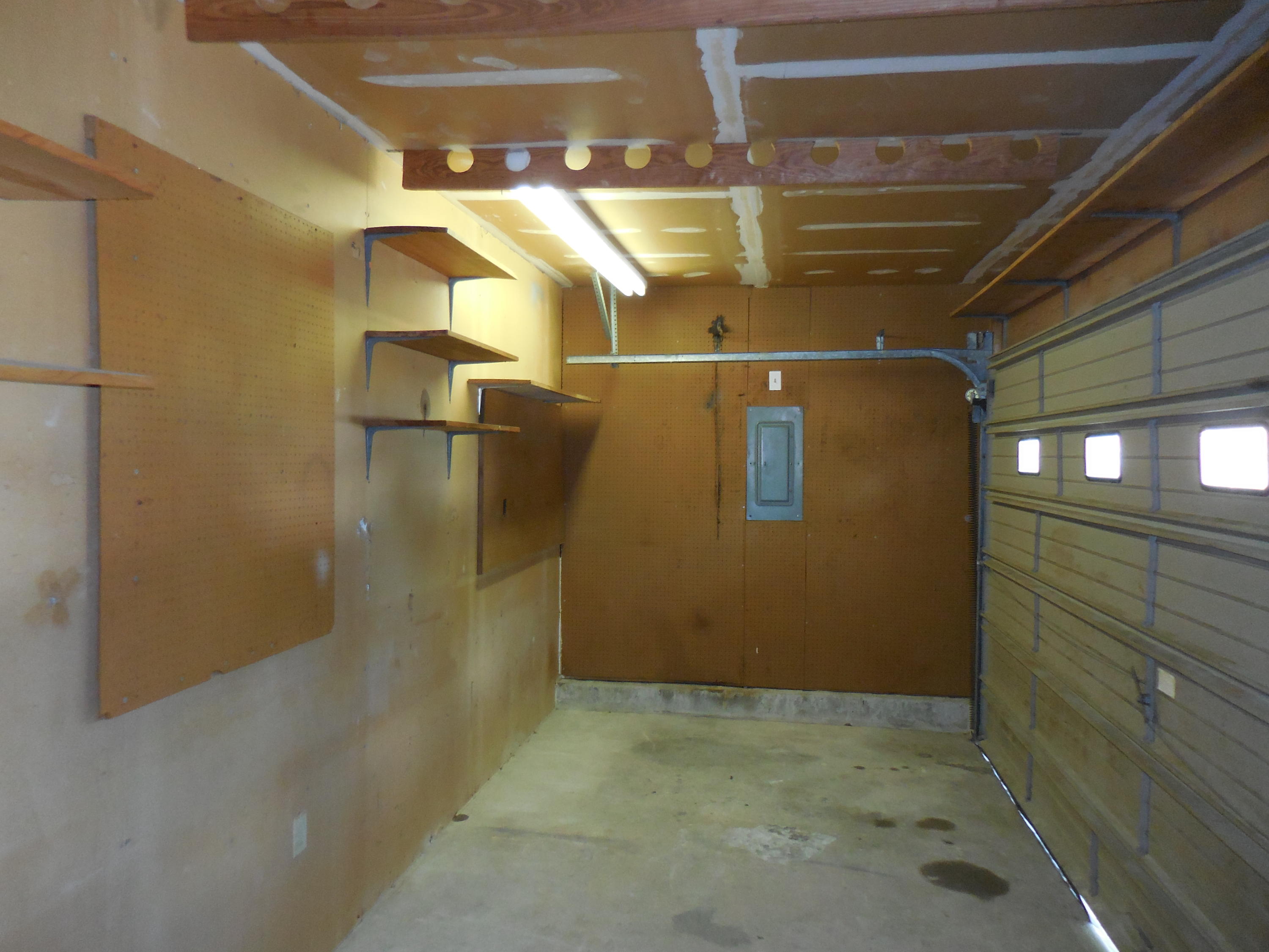 CAROL ANNE MANOR 1ST ADDN - Residential