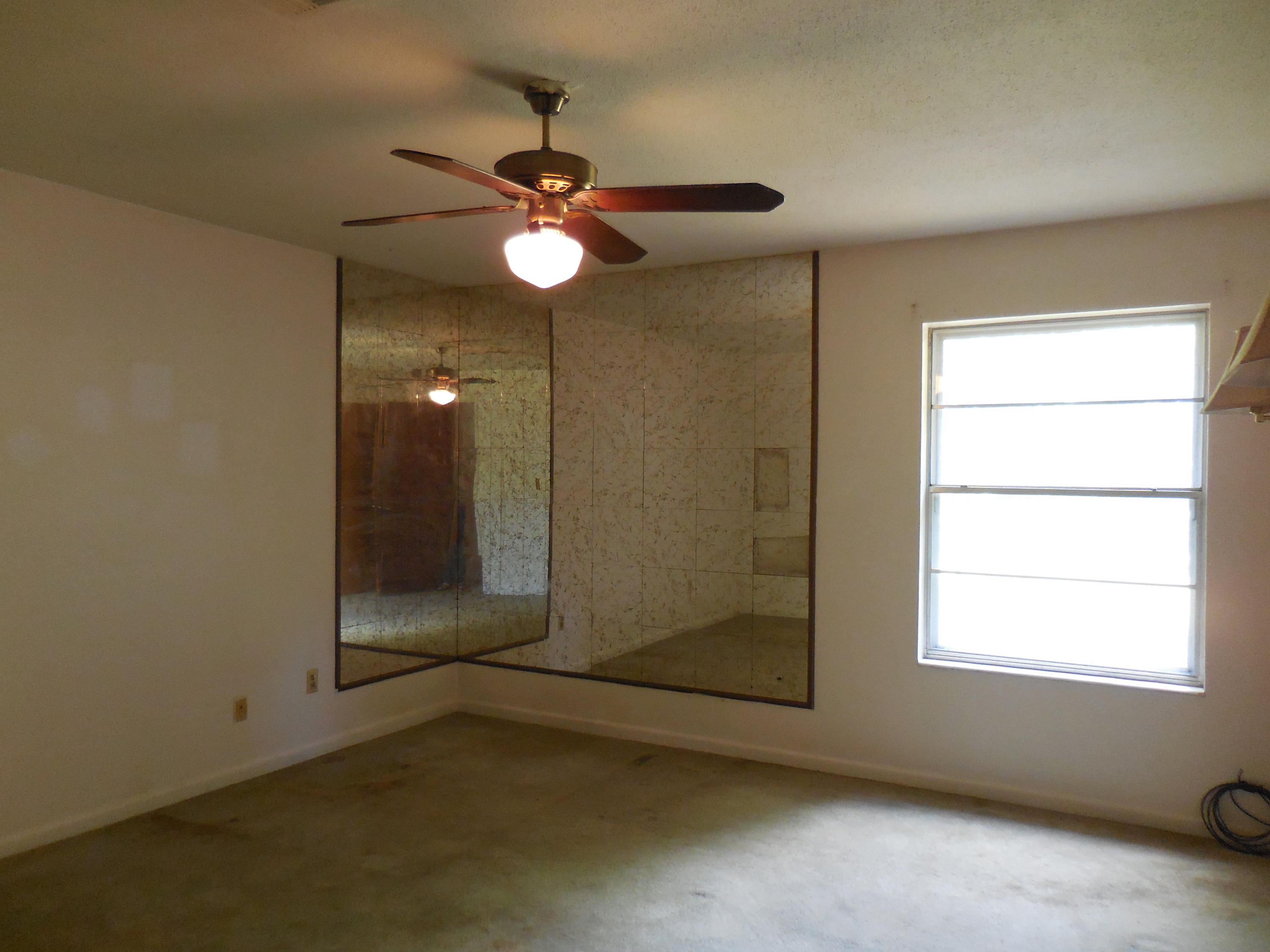 CAROL ANNE MANOR 1ST ADDN - Residential