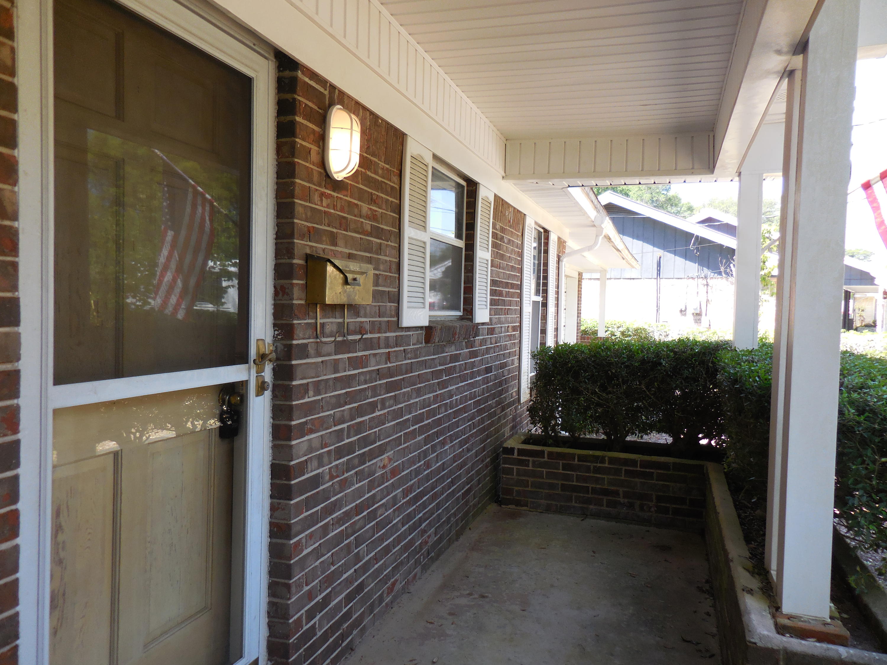 CAROL ANNE MANOR 1ST ADDN - Residential