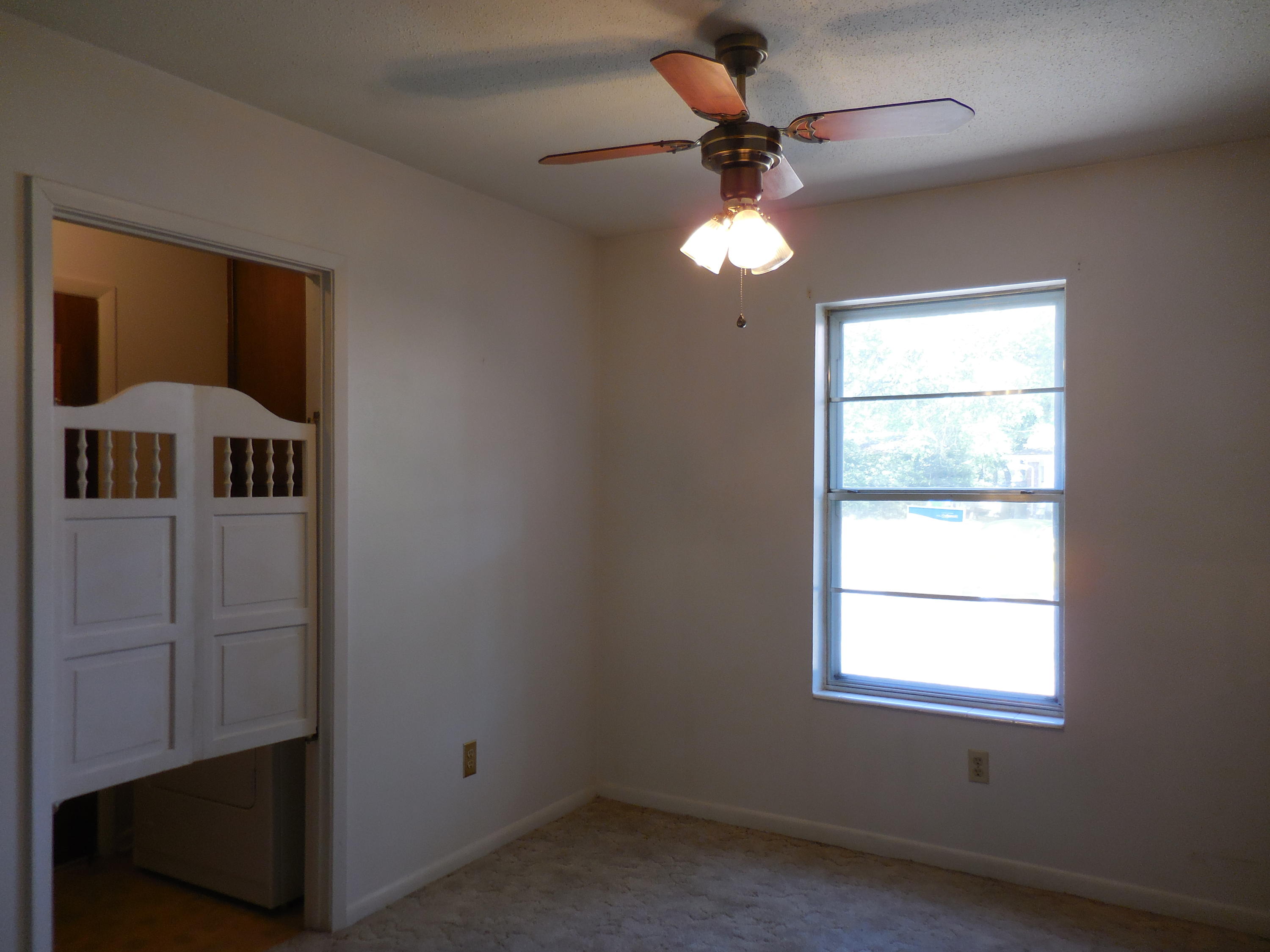 CAROL ANNE MANOR 1ST ADDN - Residential