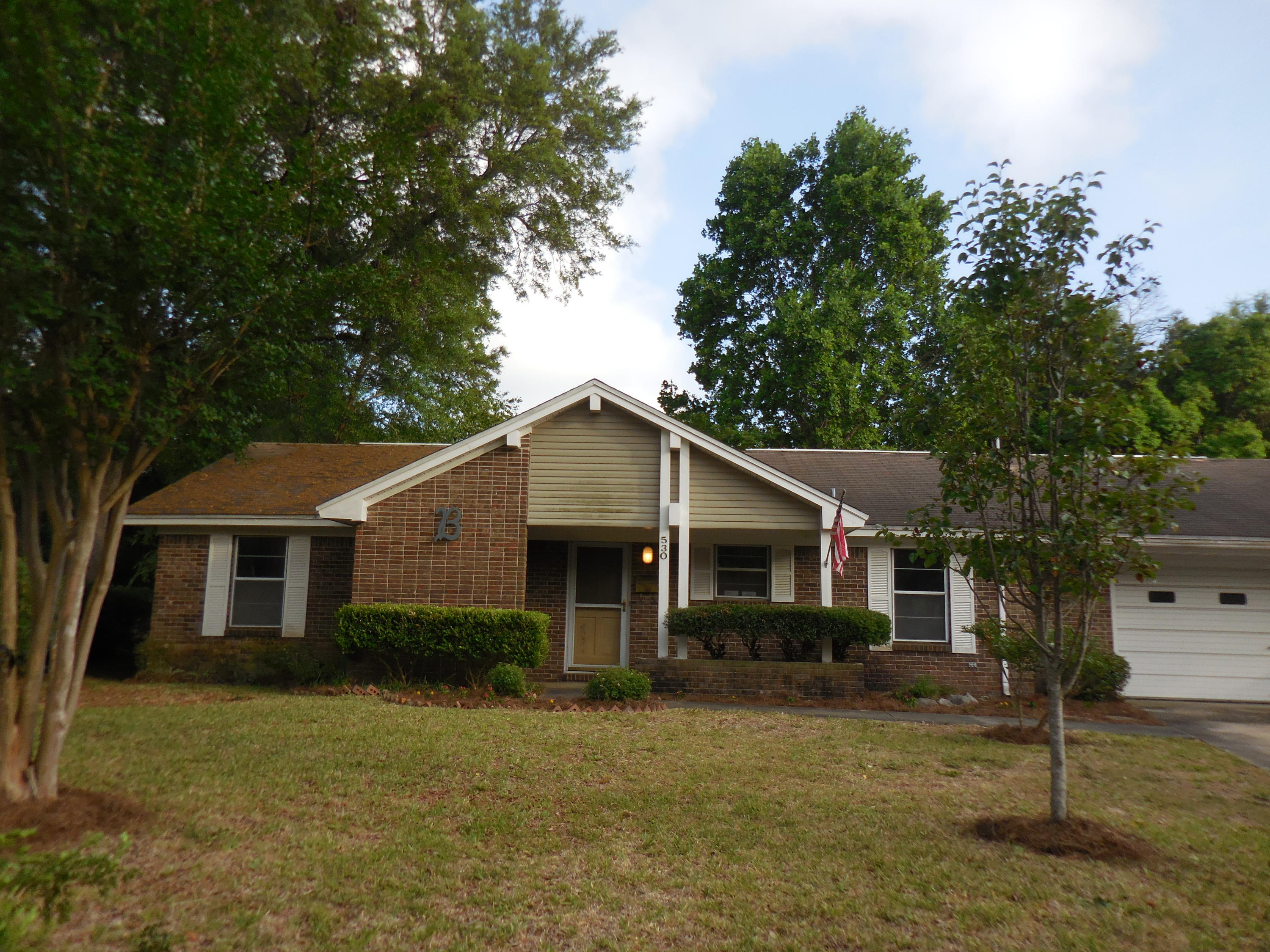 CAROL ANNE MANOR 1ST ADDN - Residential