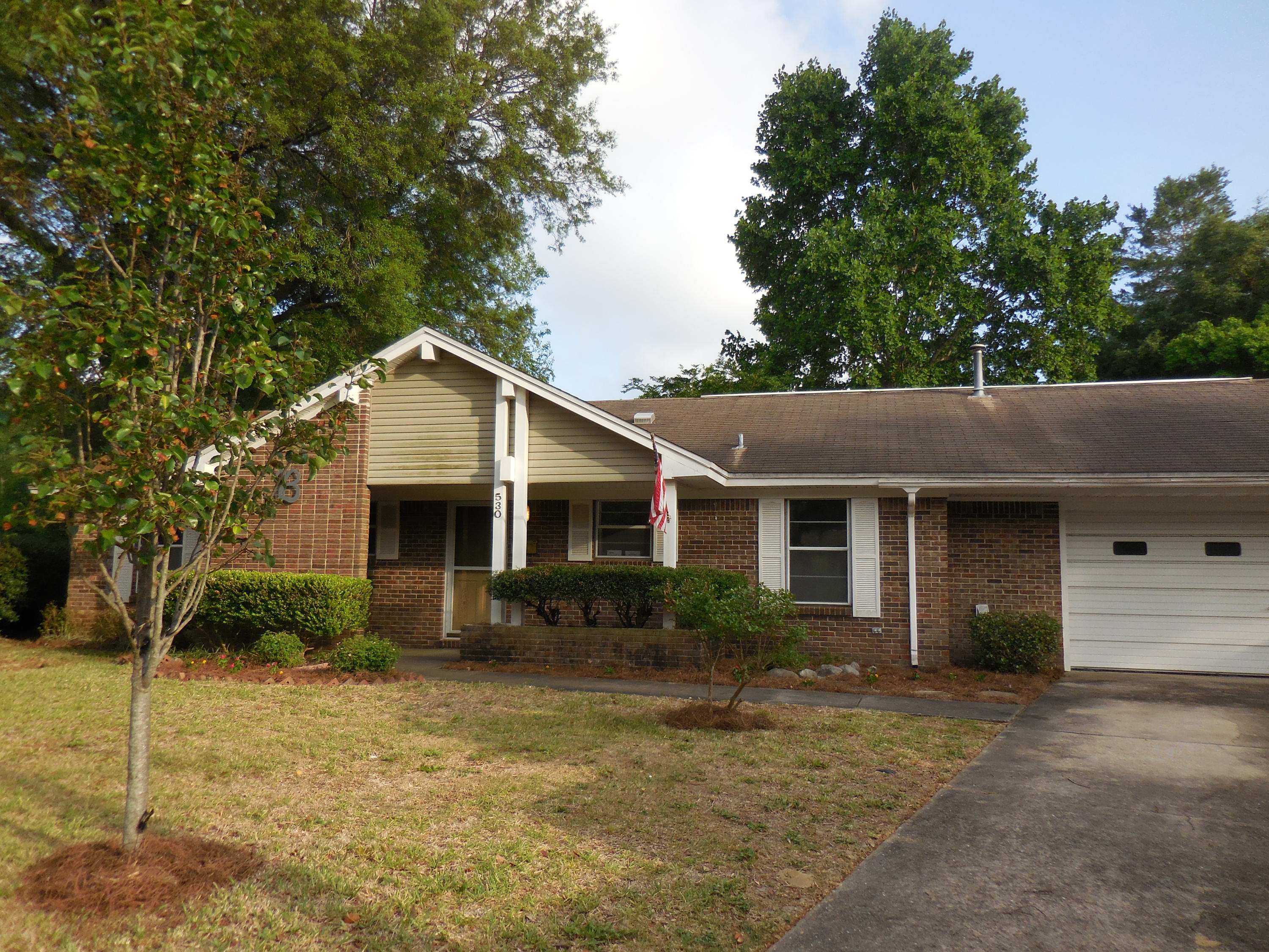 CAROL ANNE MANOR 1ST ADDN - Residential