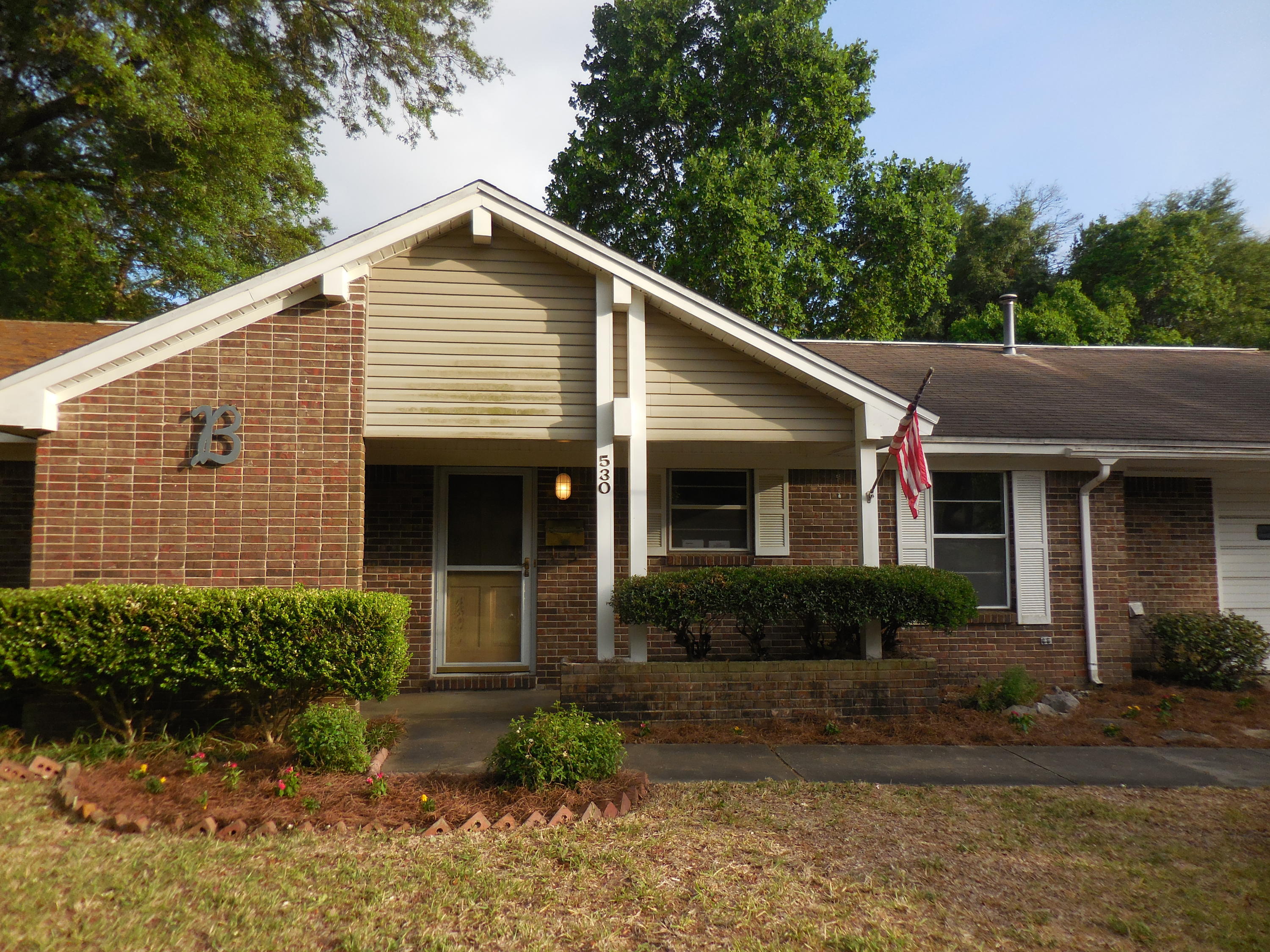 CAROL ANNE MANOR 1ST ADDN - Residential