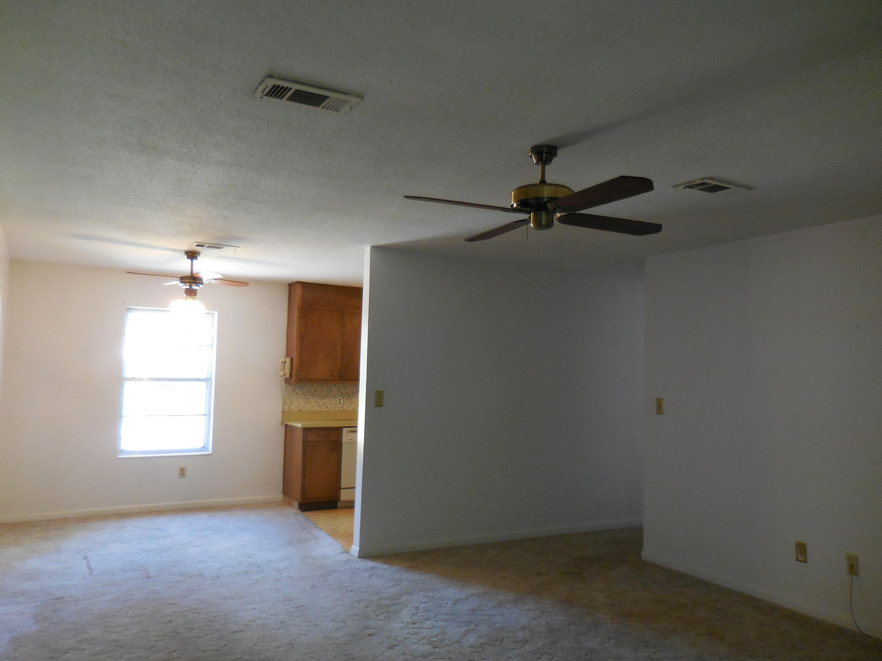 CAROL ANNE MANOR 1ST ADDN - Residential