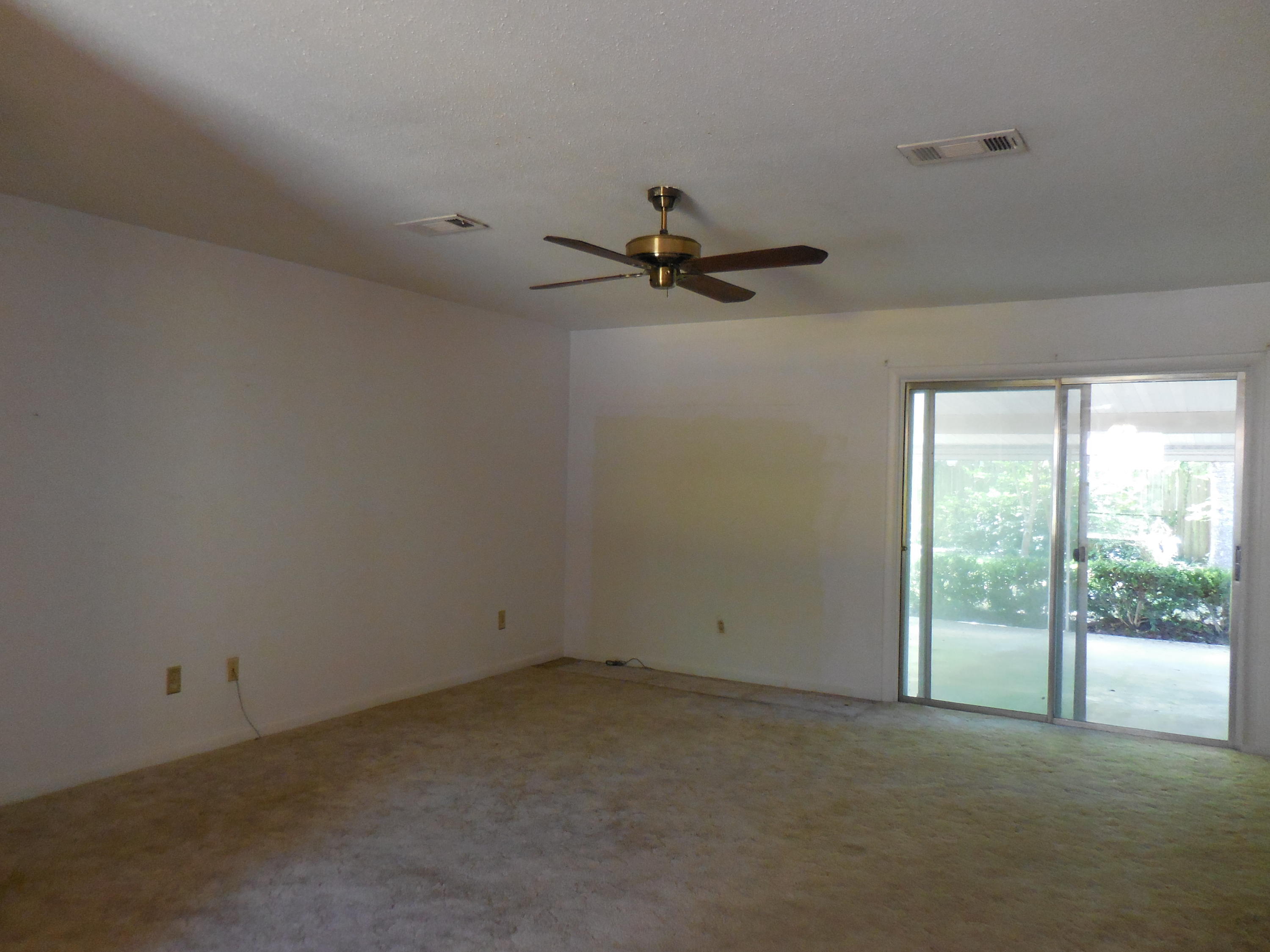 CAROL ANNE MANOR 1ST ADDN - Residential