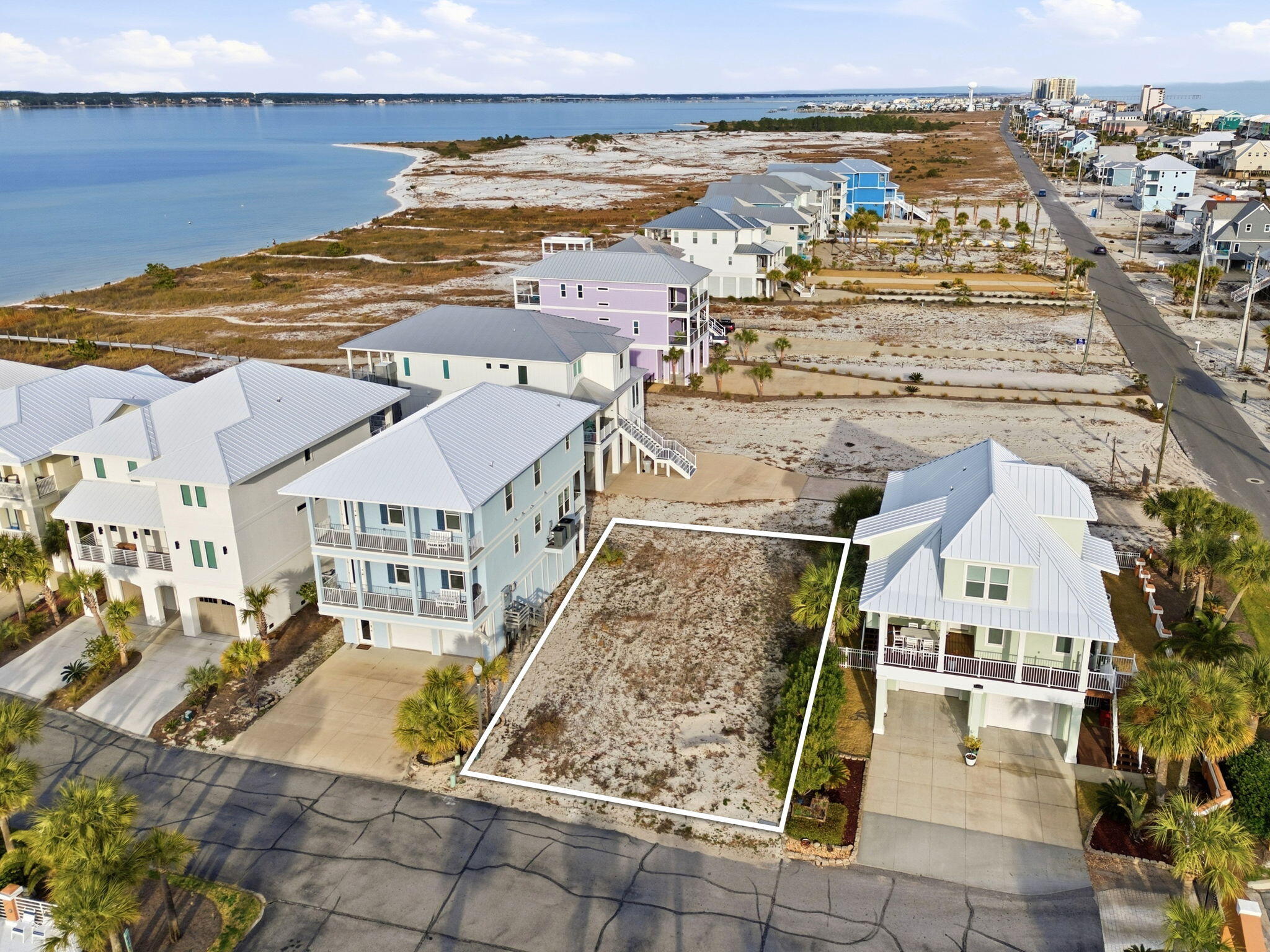 CARIBBEAN ISLES - Land