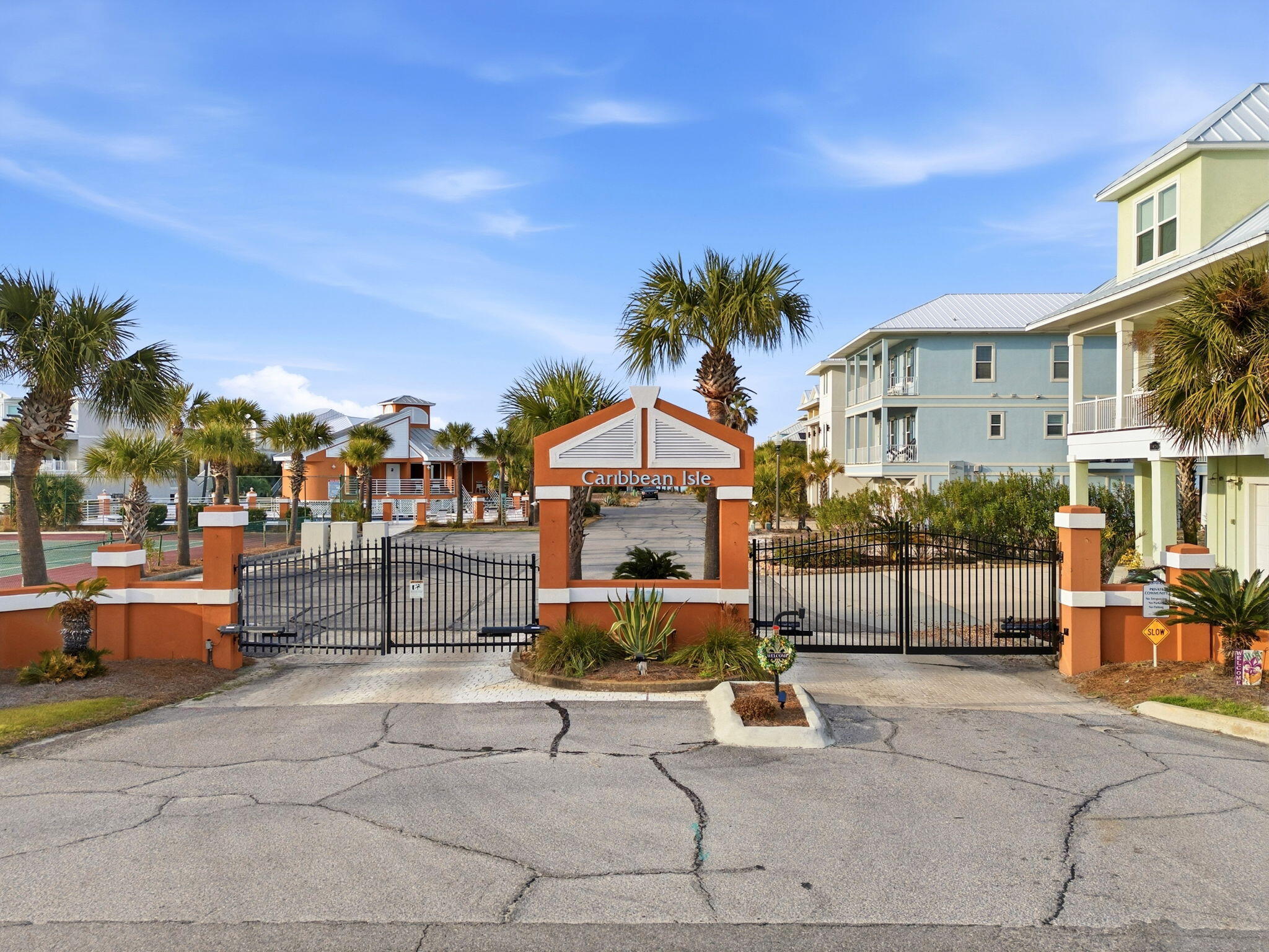 CARIBBEAN ISLES - Land