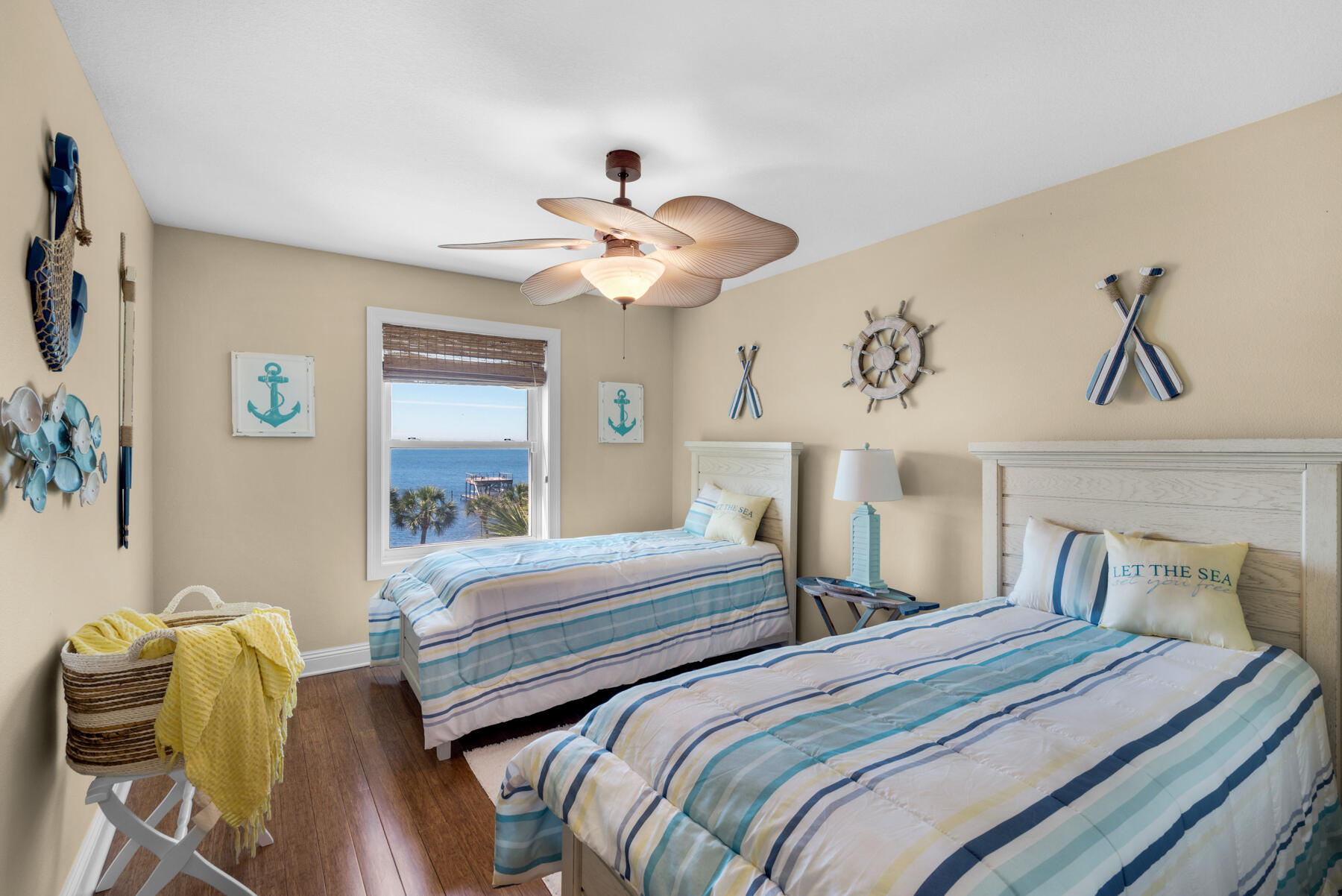 SOUNDSIDE - Residential