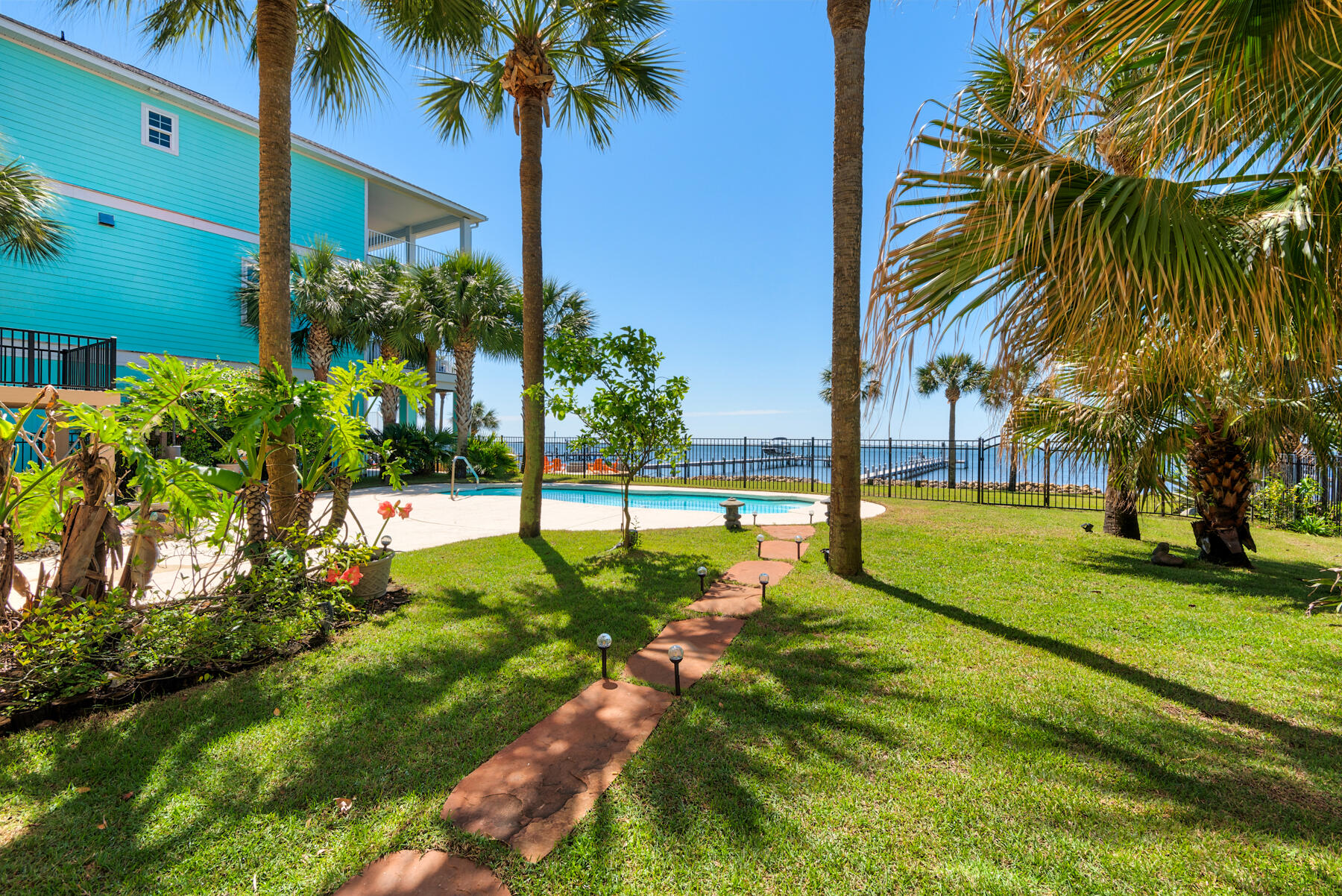 SOUNDSIDE - Residential