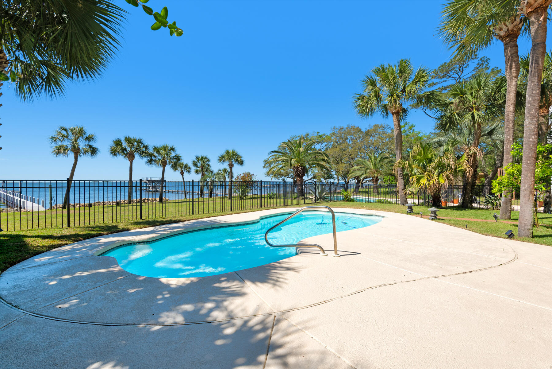 SOUNDSIDE - Residential