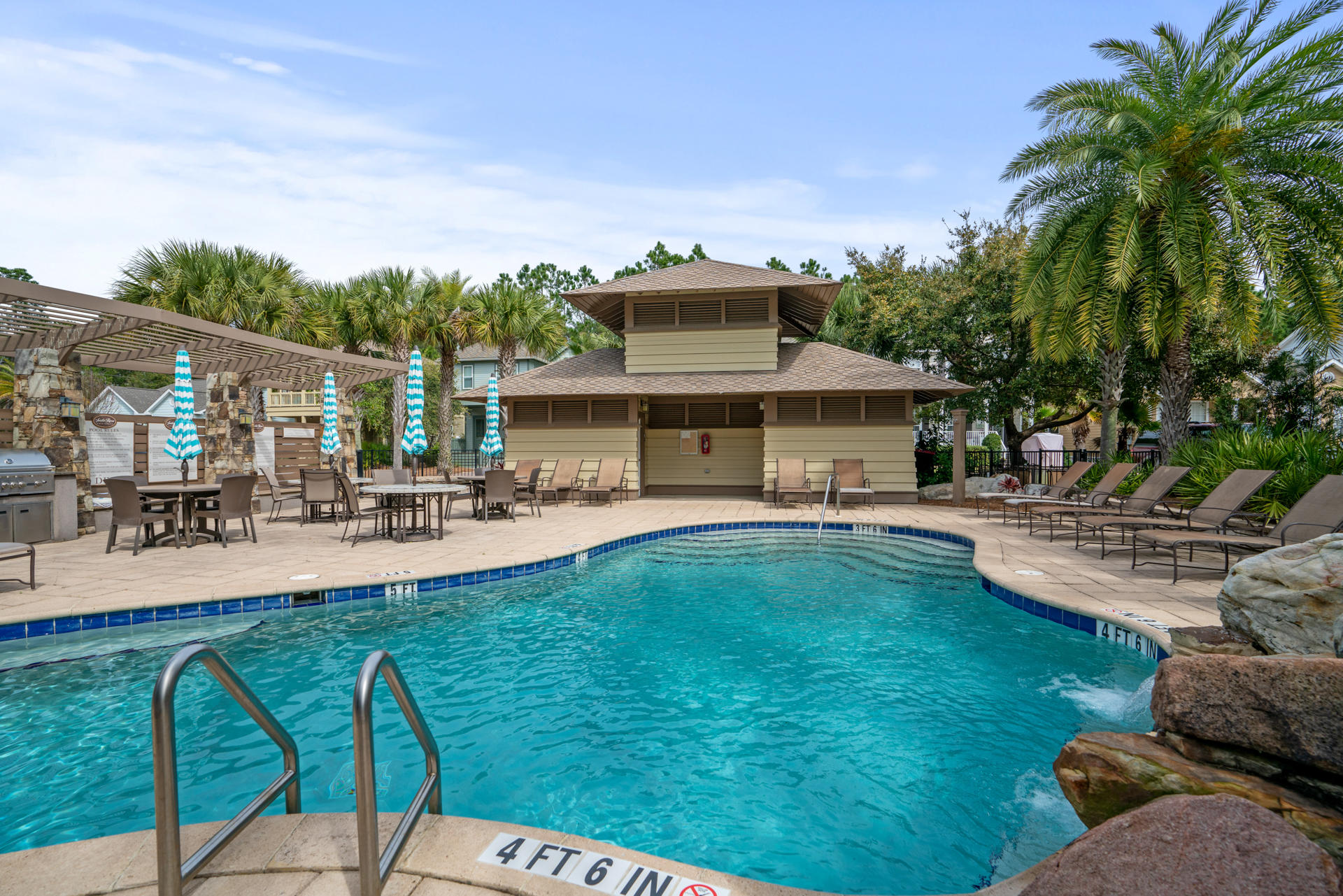 SANTA ROSA GOLF VILLAS - Residential