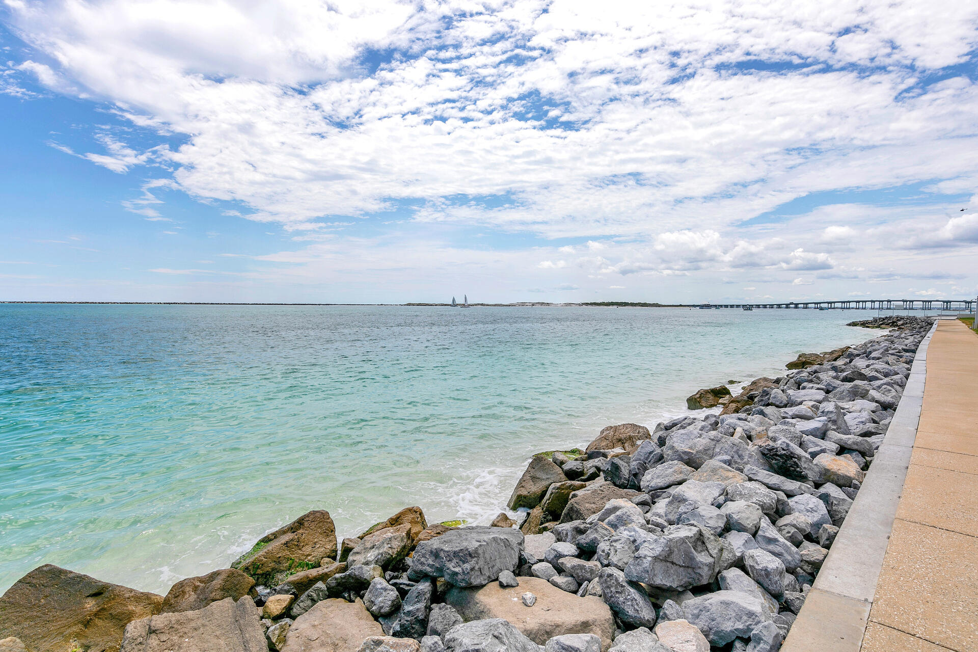 WATERVIEW TOWERS YACHT CLUB - Residential