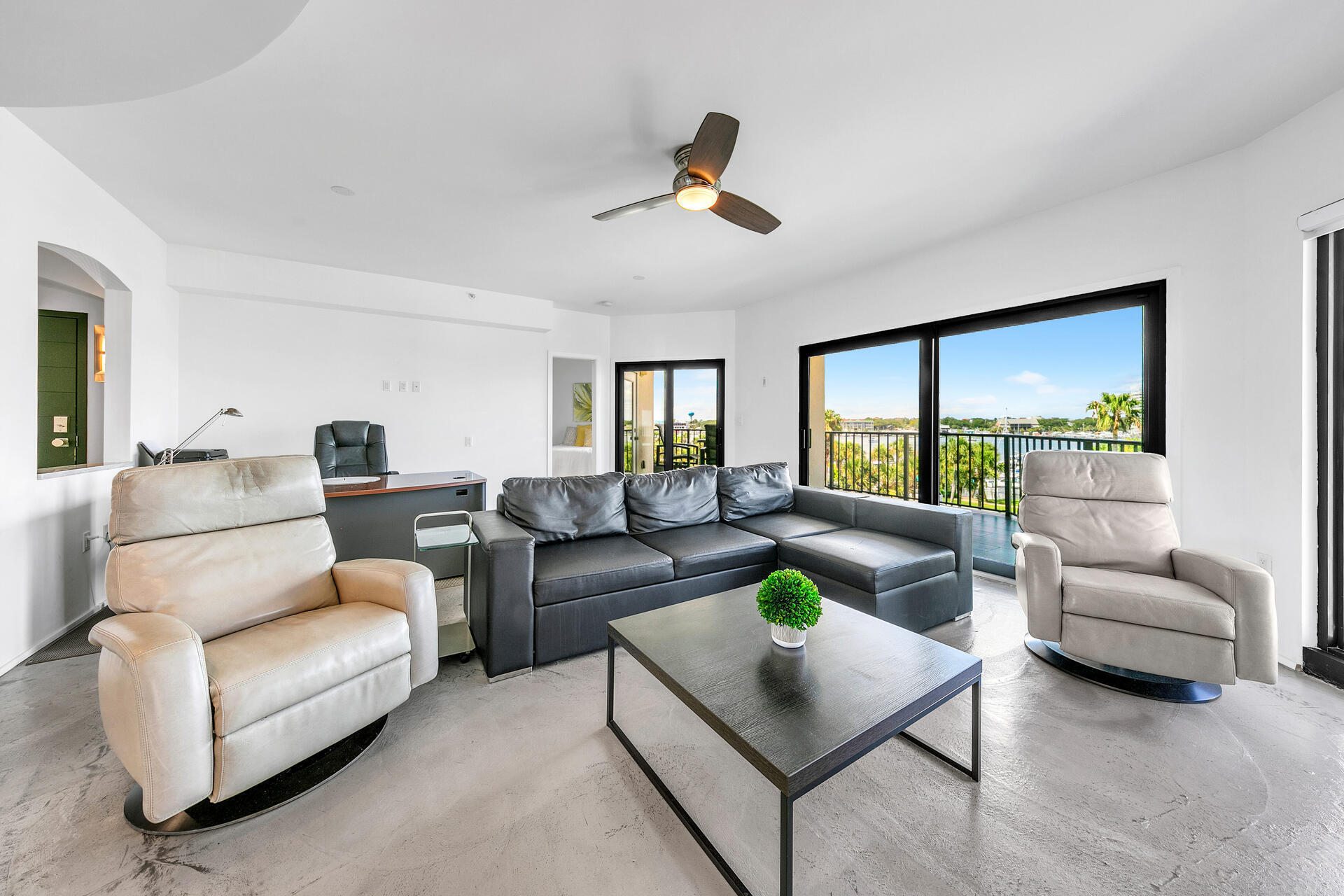 WATERVIEW TOWERS YACHT CLUB - Residential