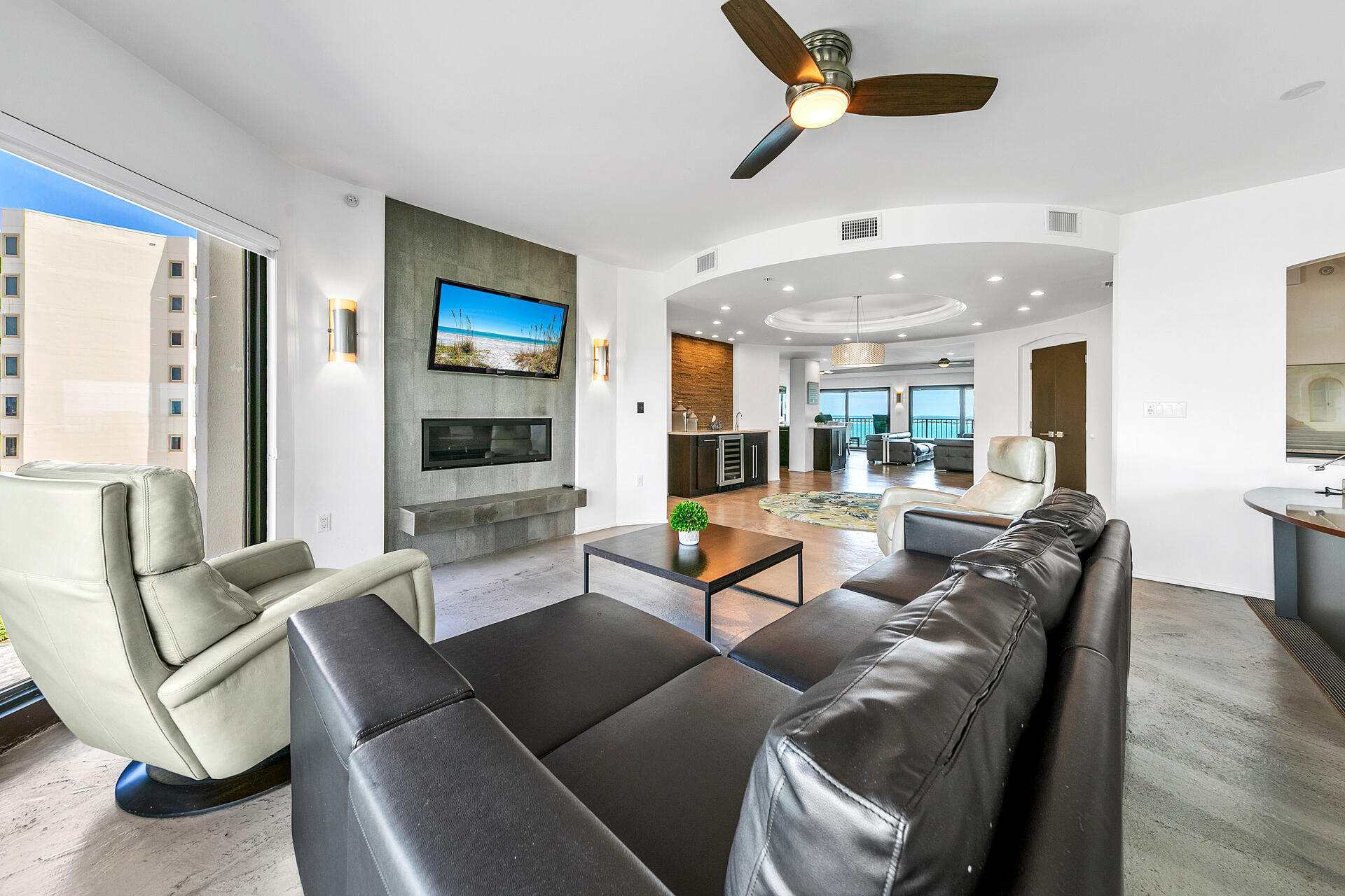 WATERVIEW TOWERS YACHT CLUB - Residential