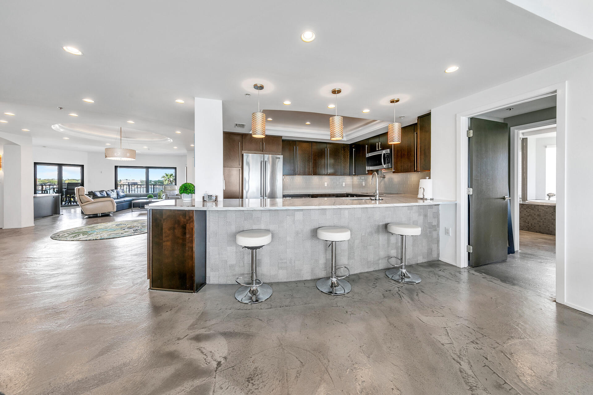 WATERVIEW TOWERS YACHT CLUB - Residential