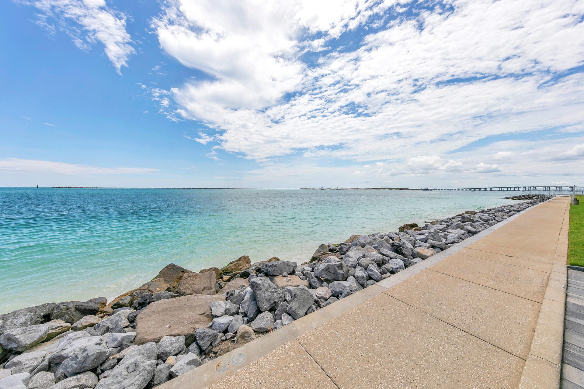 WATERVIEW TOWERS YACHT CLUB - Residential