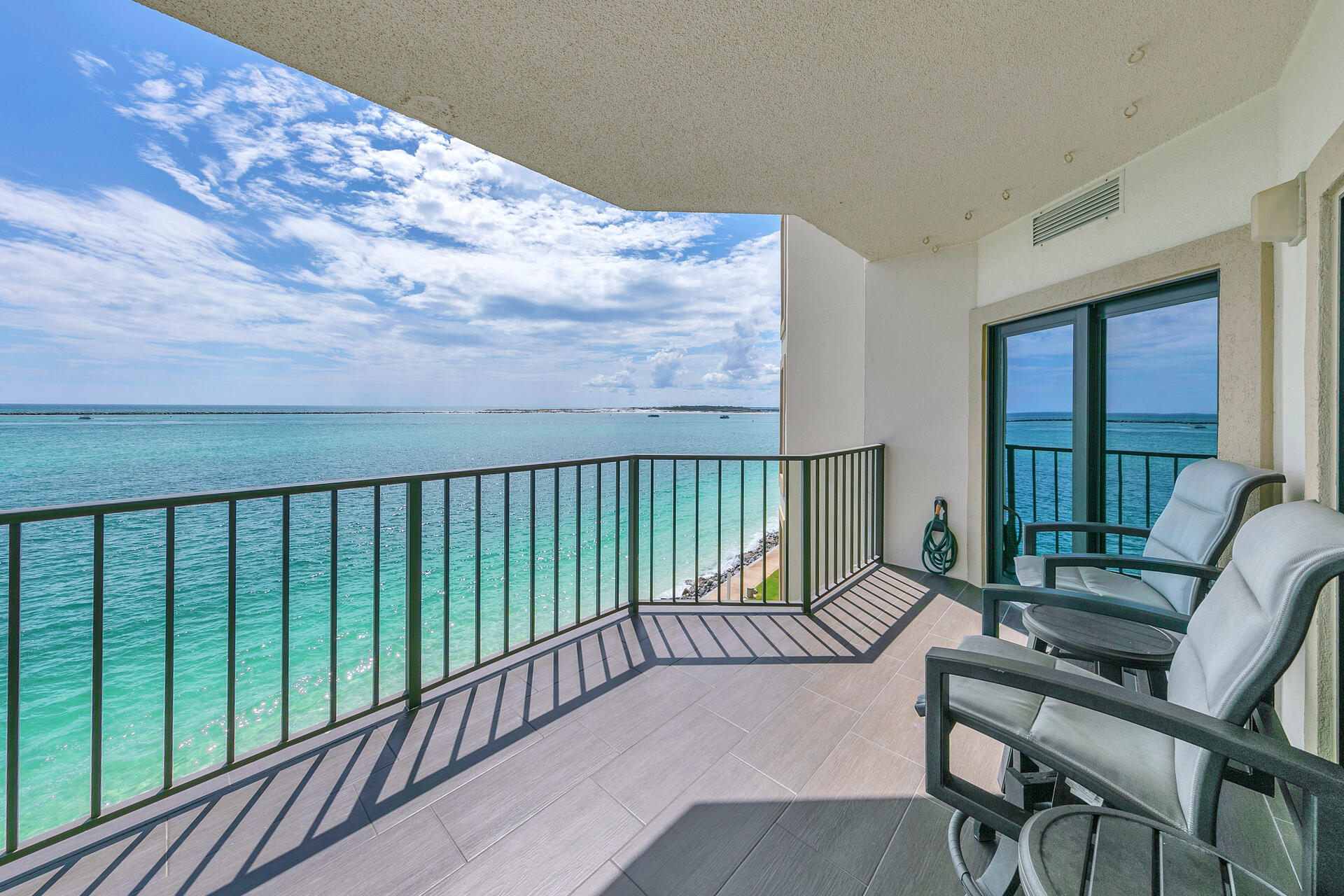 WATERVIEW TOWERS YACHT CLUB - Residential