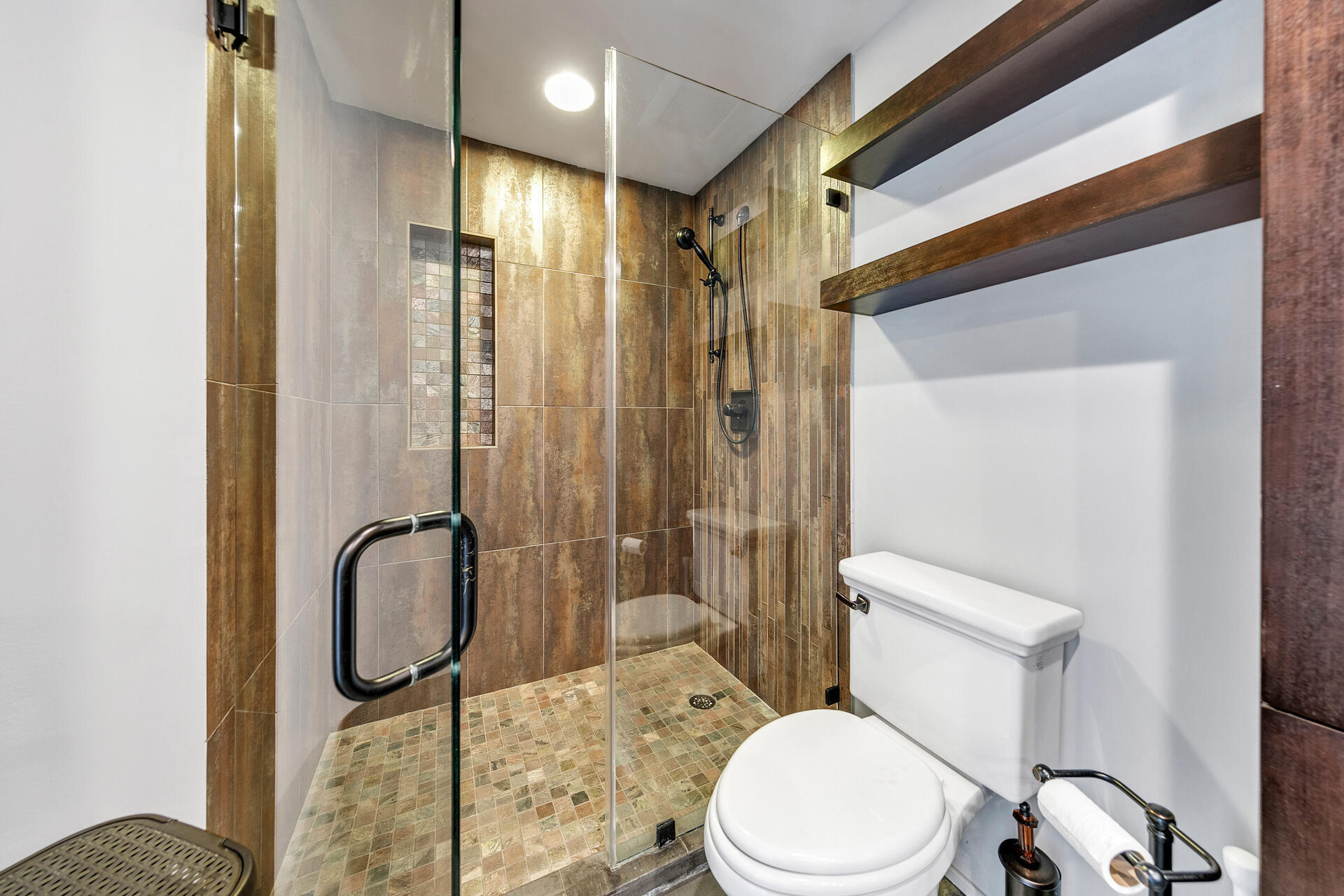WATERVIEW TOWERS YACHT CLUB - Residential