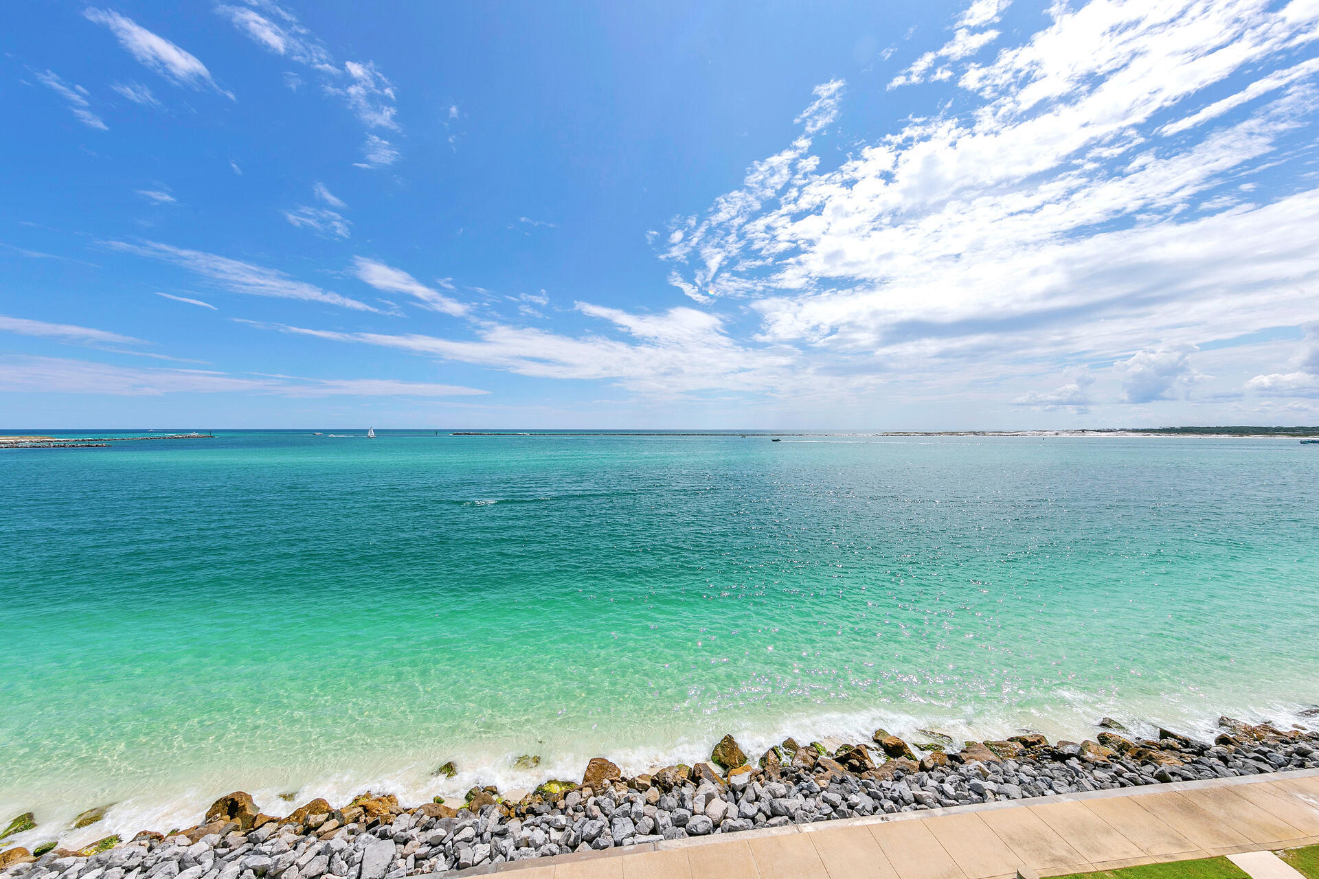 WATERVIEW TOWERS YACHT CLUB - Residential
