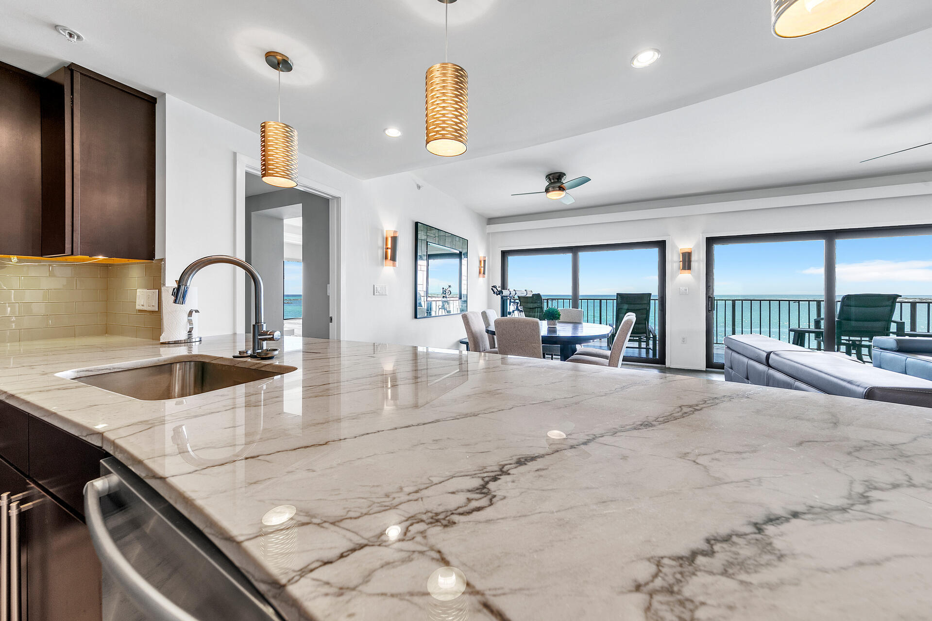 WATERVIEW TOWERS YACHT CLUB - Residential