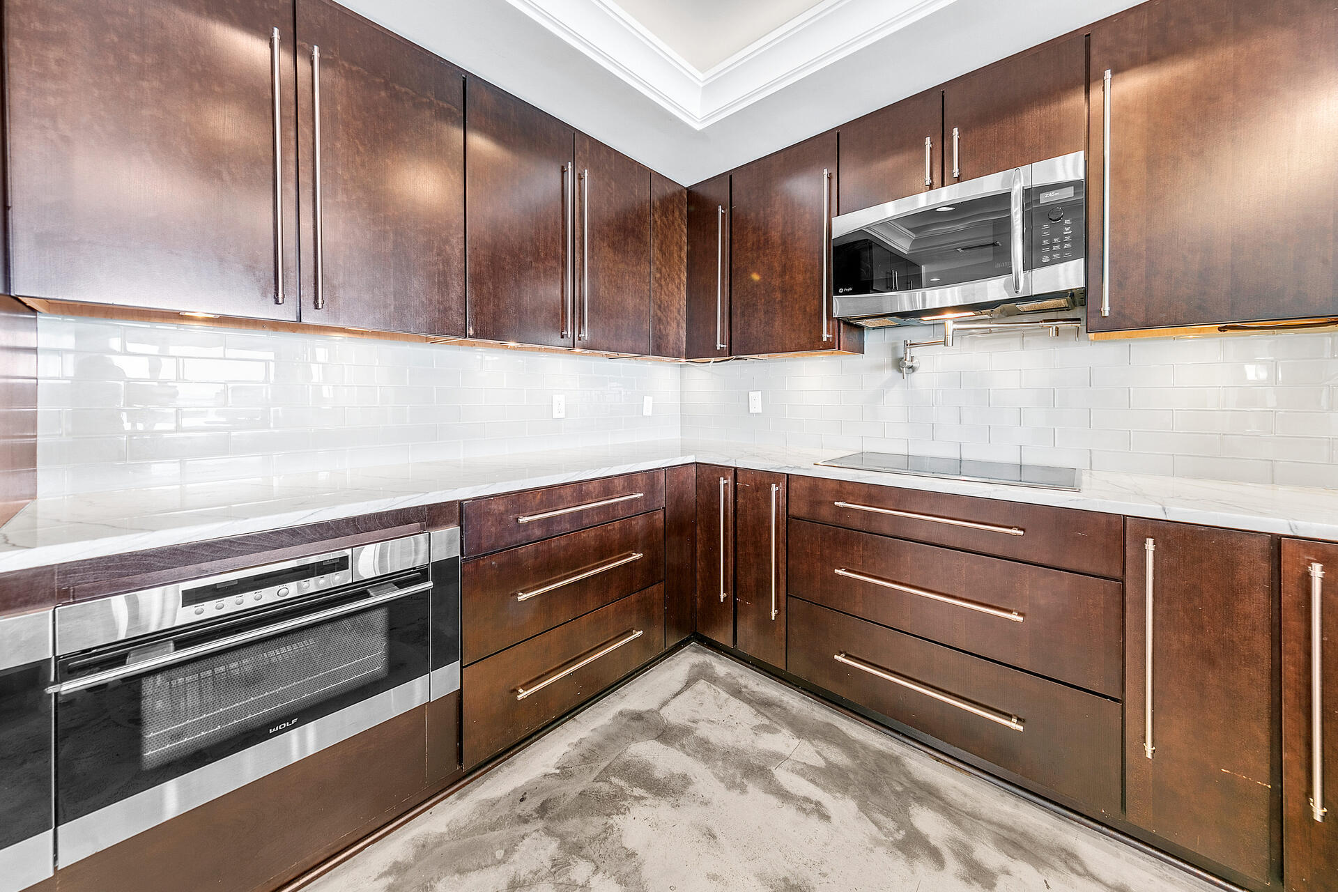 WATERVIEW TOWERS YACHT CLUB - Residential