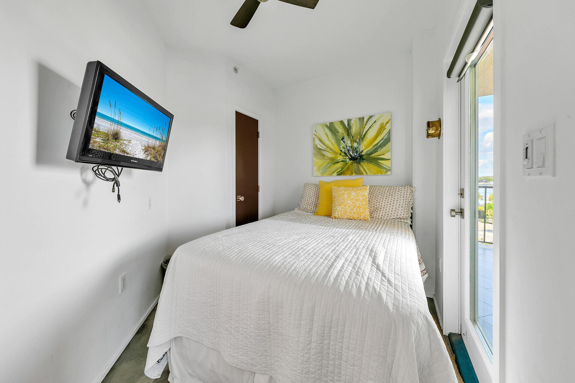 WATERVIEW TOWERS YACHT CLUB - Residential