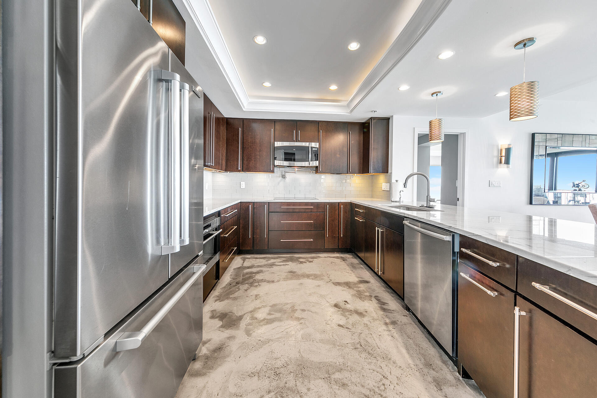 WATERVIEW TOWERS YACHT CLUB - Residential