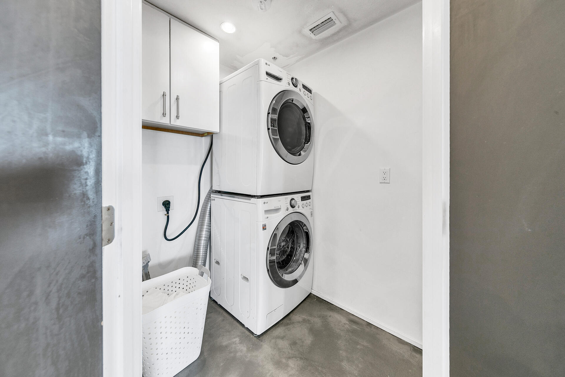 WATERVIEW TOWERS YACHT CLUB - Residential