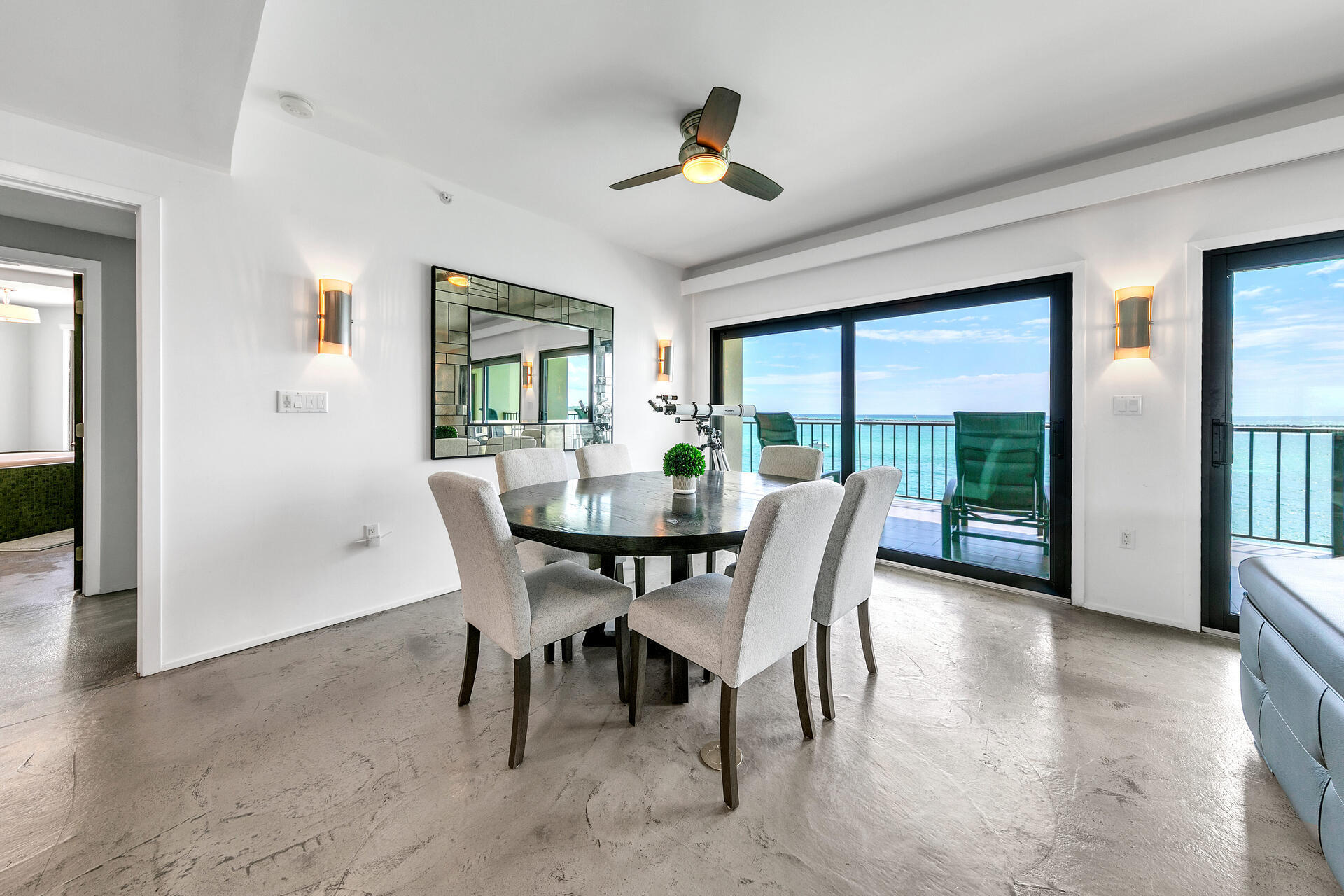 WATERVIEW TOWERS YACHT CLUB - Residential