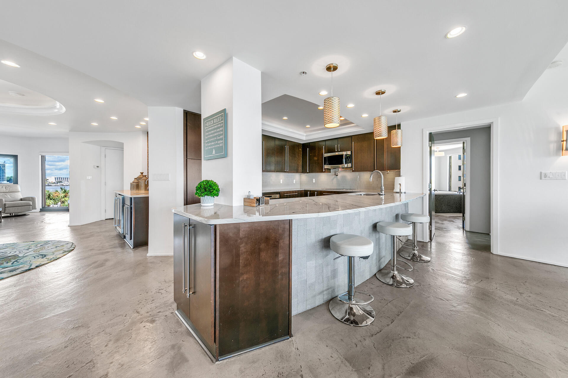 WATERVIEW TOWERS YACHT CLUB - Residential