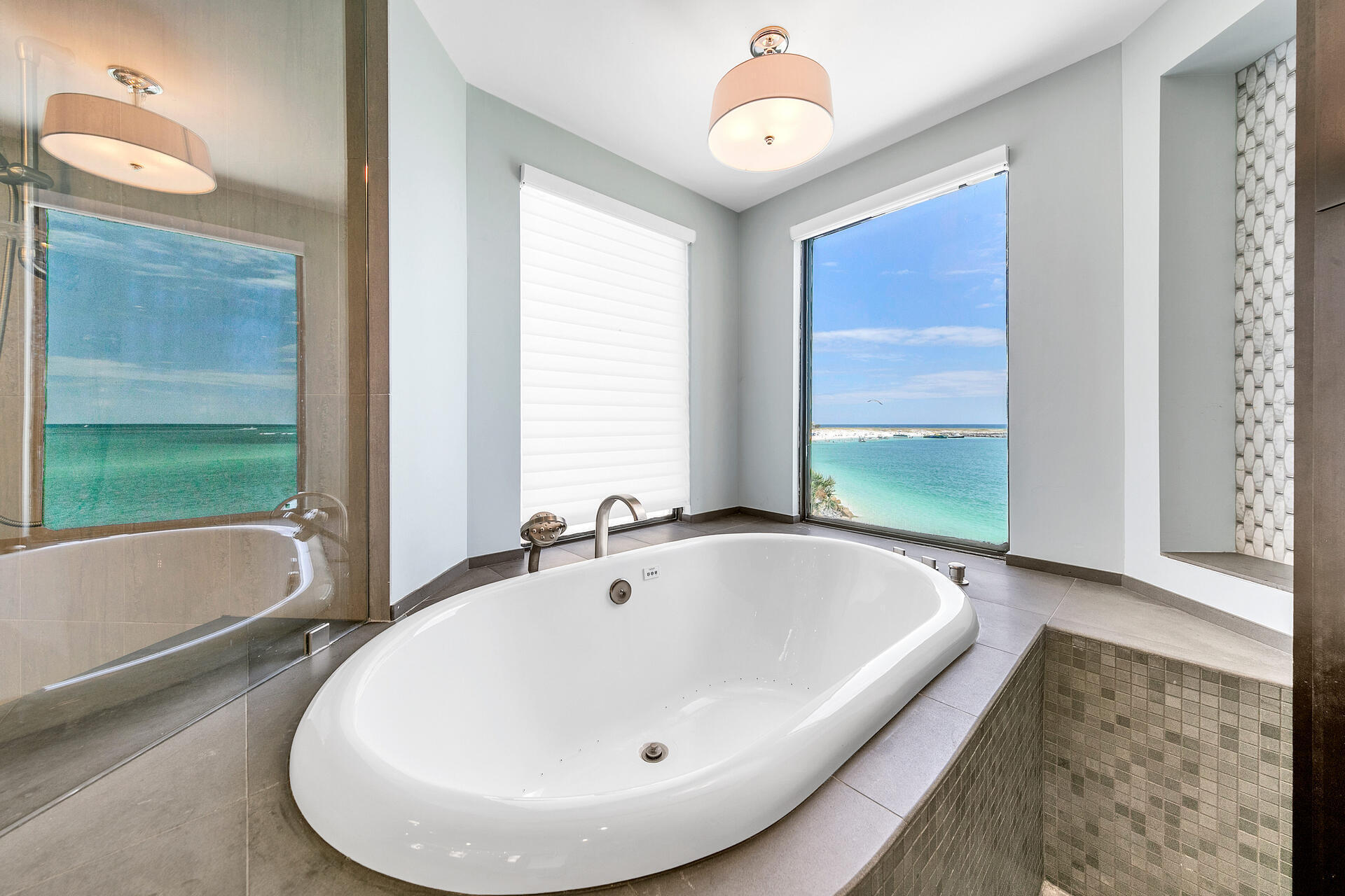 WATERVIEW TOWERS YACHT CLUB - Residential