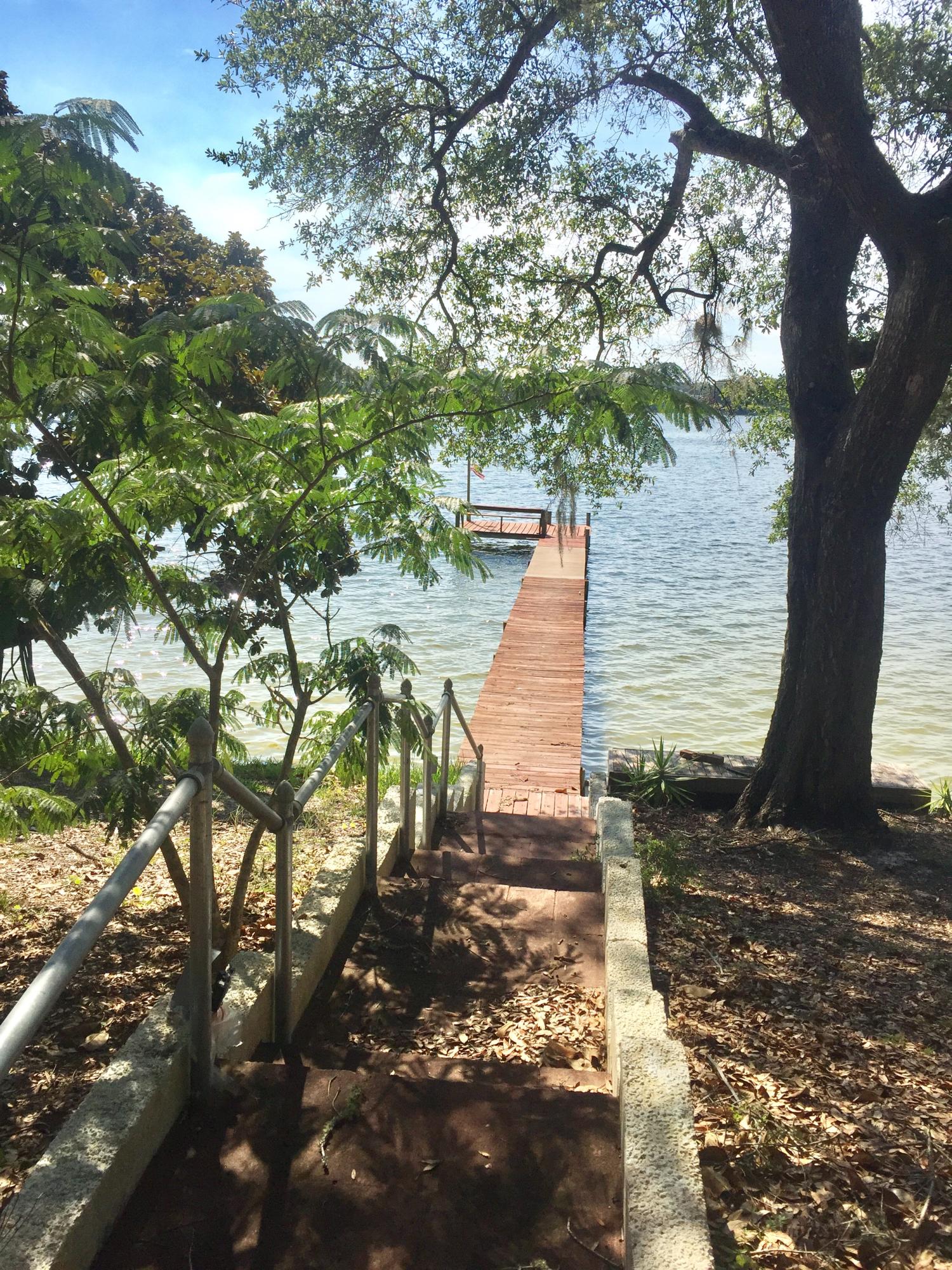 WOODLAND SHORES - Residential