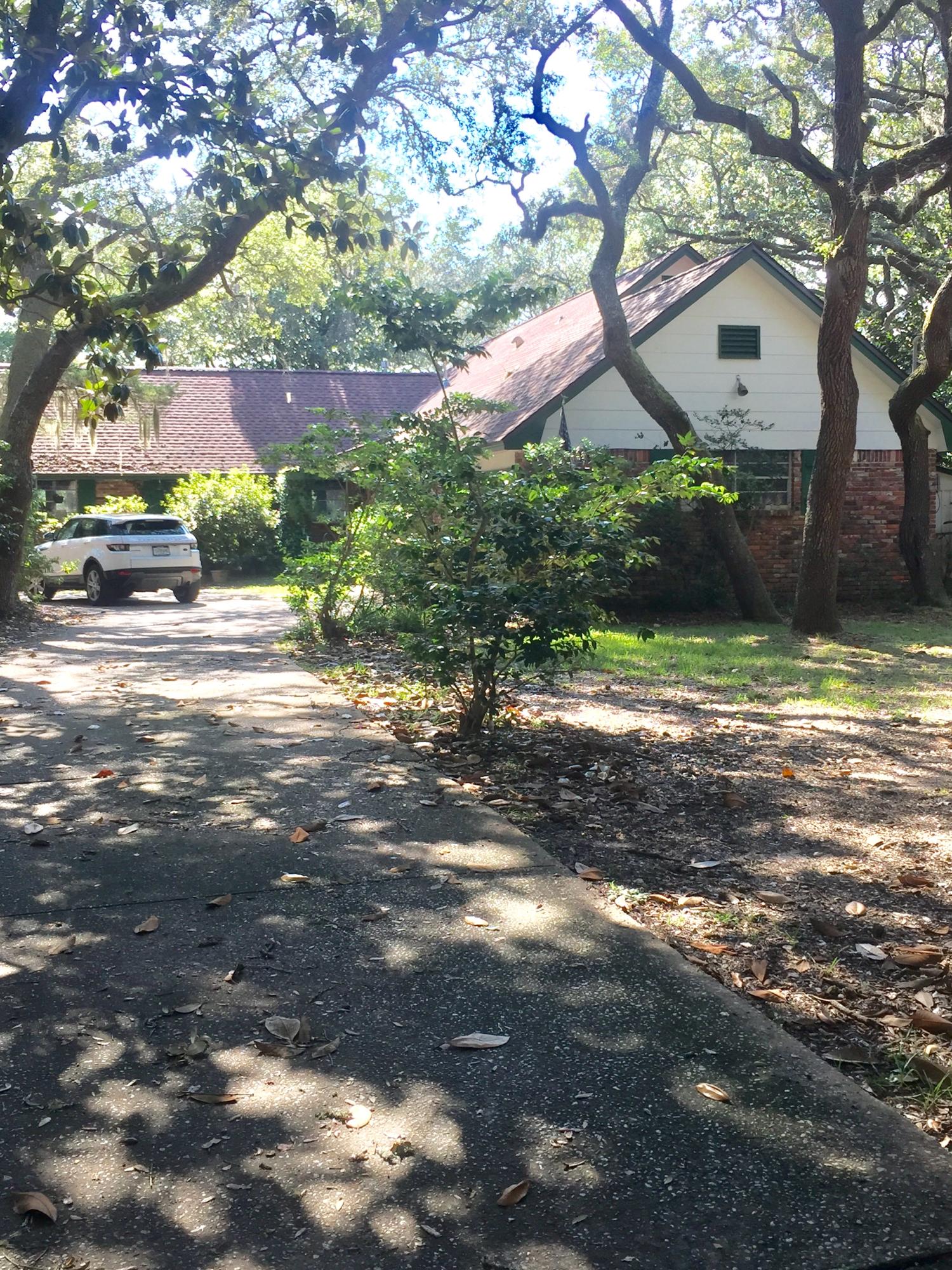 WOODLAND SHORES - Residential