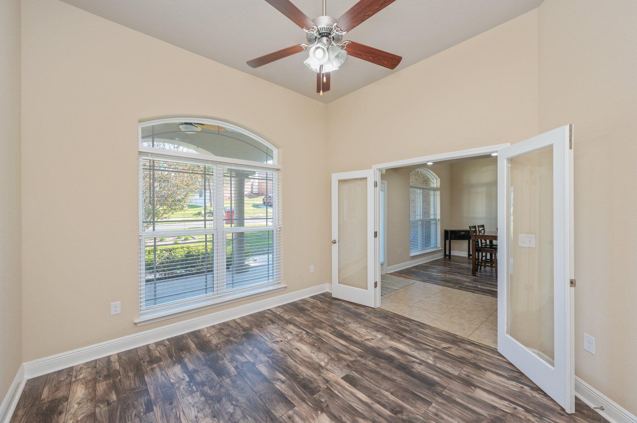 FOX VALLEY - Residential
