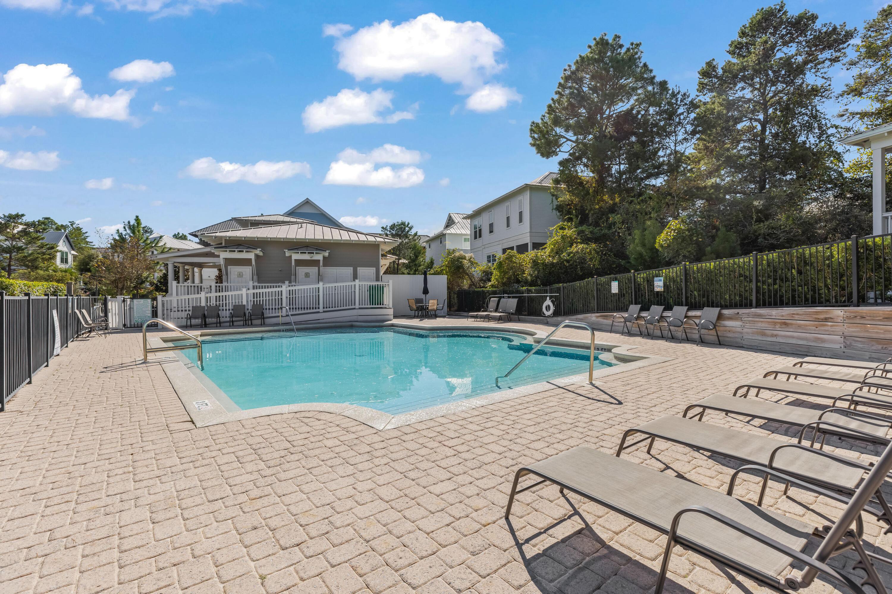 LAKESIDE AT BLUE MOUNTAIN BEACH - Residential