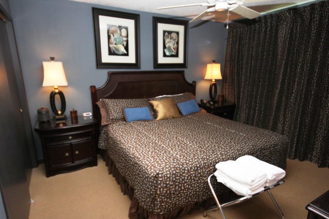 ISLANDER CONDO PH 2 - Residential