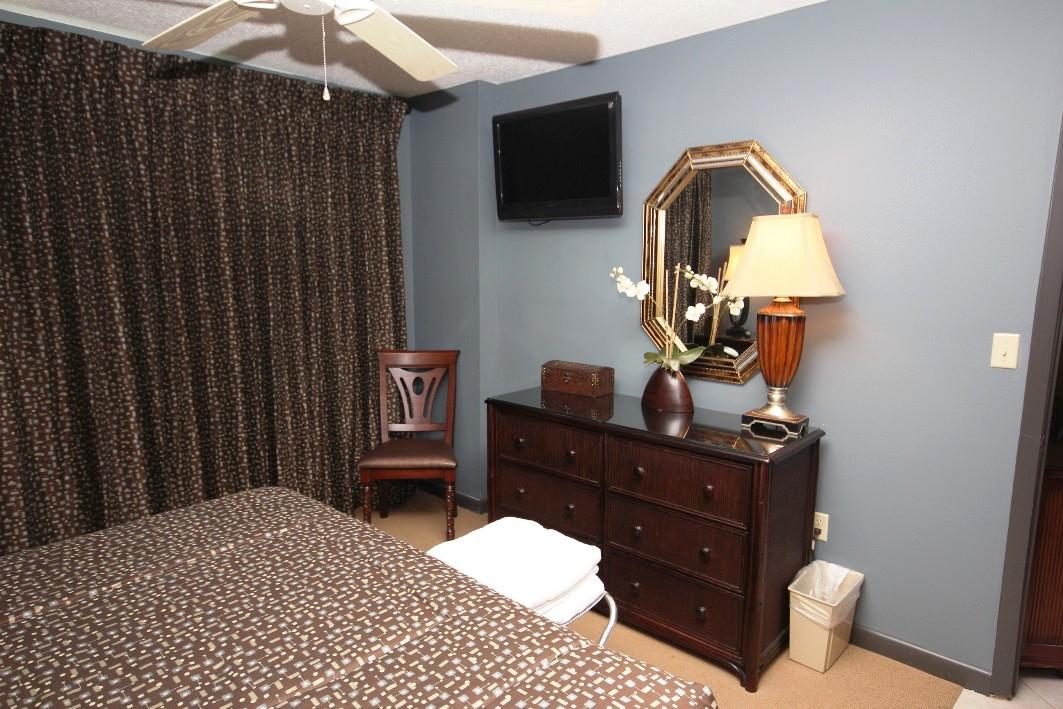 ISLANDER CONDO PH 2 - Residential