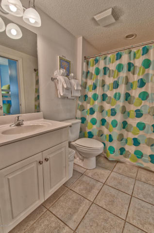 MAJESTIC BEACH TOWERS II - Residential