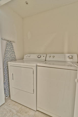 MAJESTIC BEACH TOWERS II - Residential