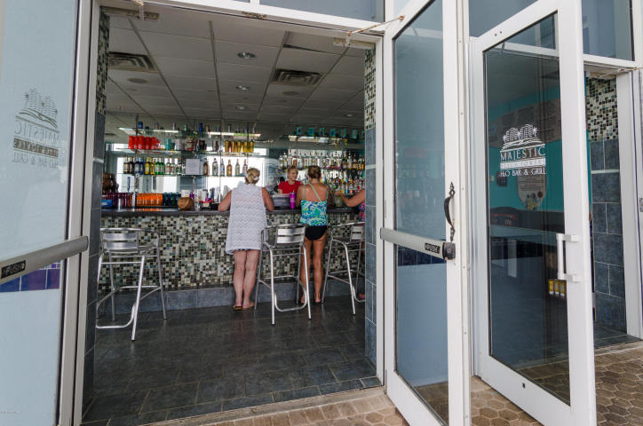 MAJESTIC BEACH TOWERS II - Residential