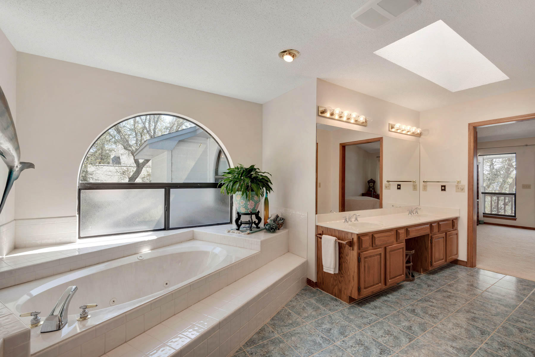 NORTH LAKE PIPPIN - Residential