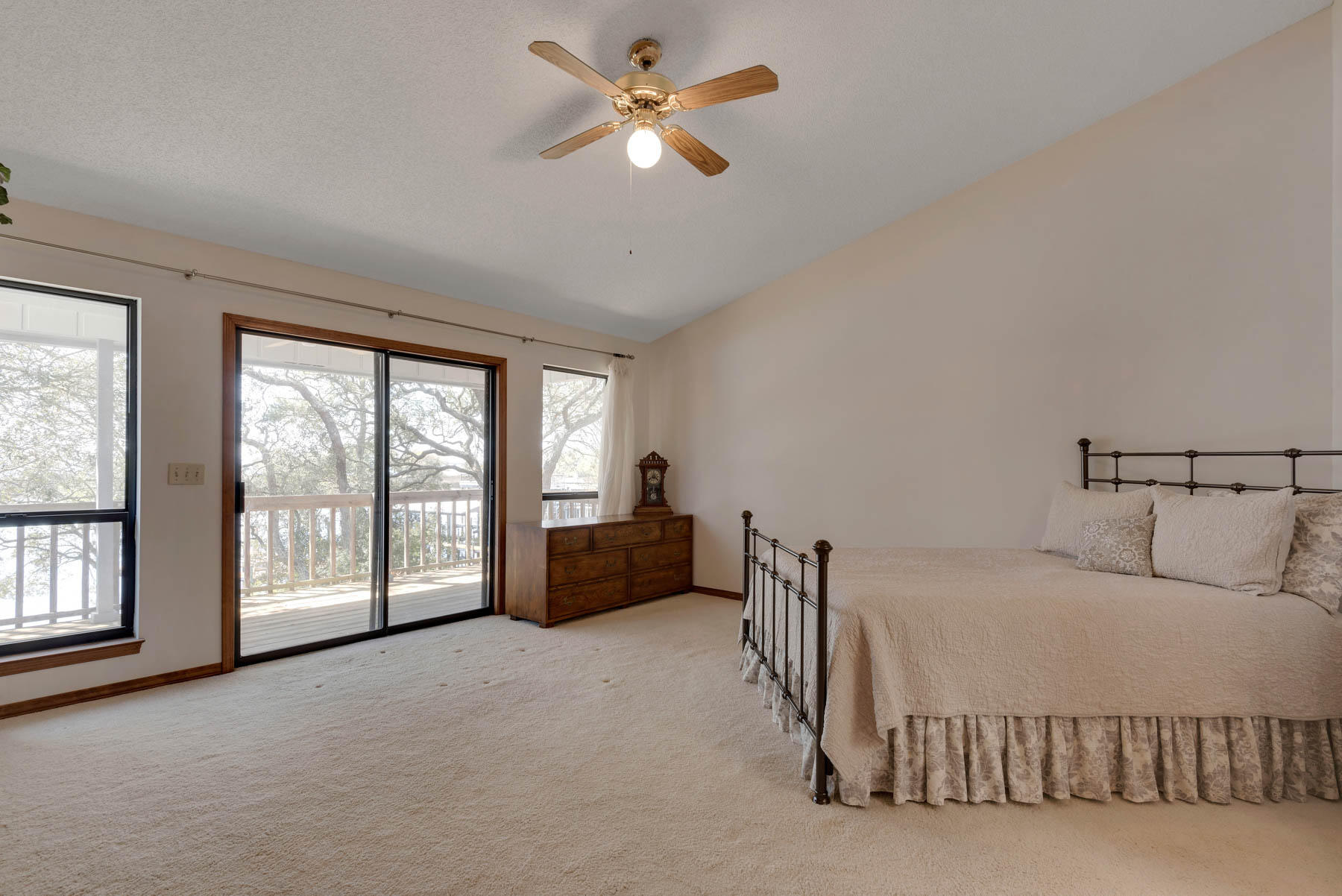 NORTH LAKE PIPPIN - Residential