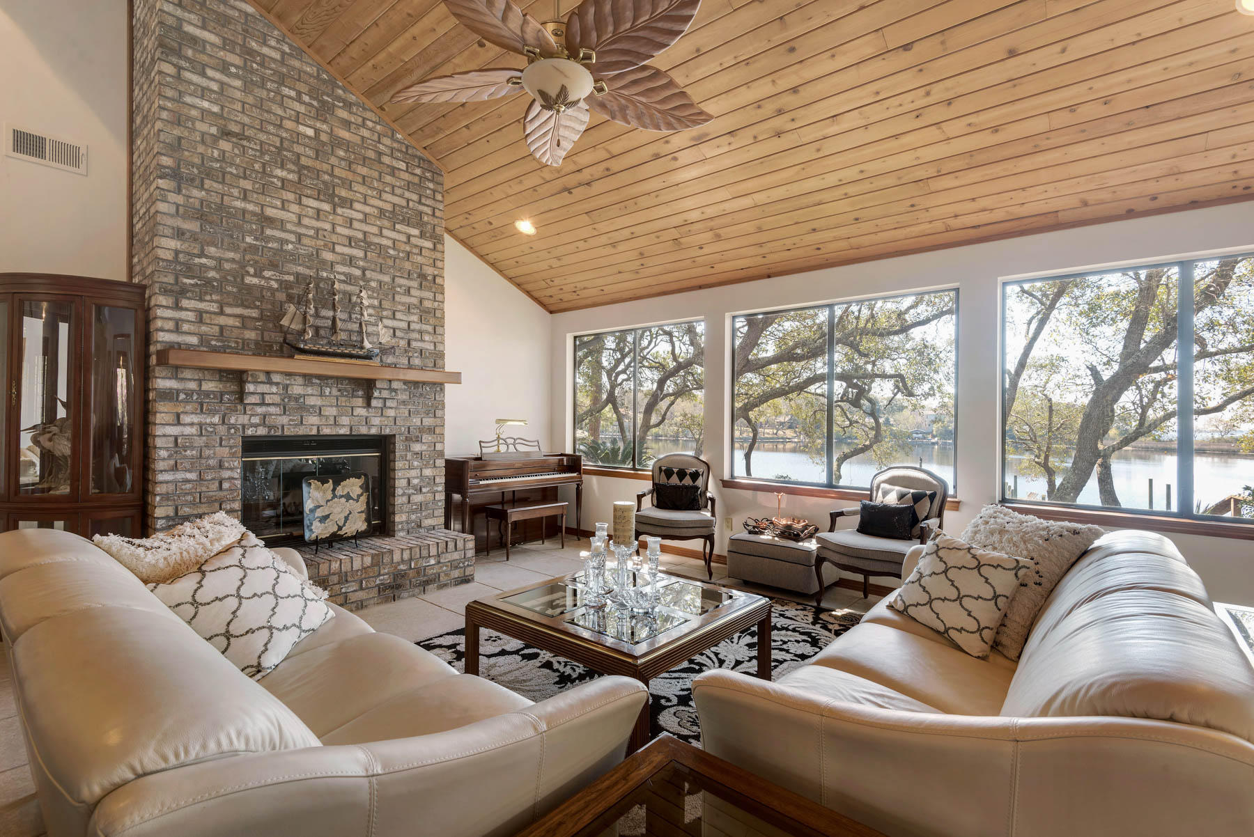 NORTH LAKE PIPPIN - Residential