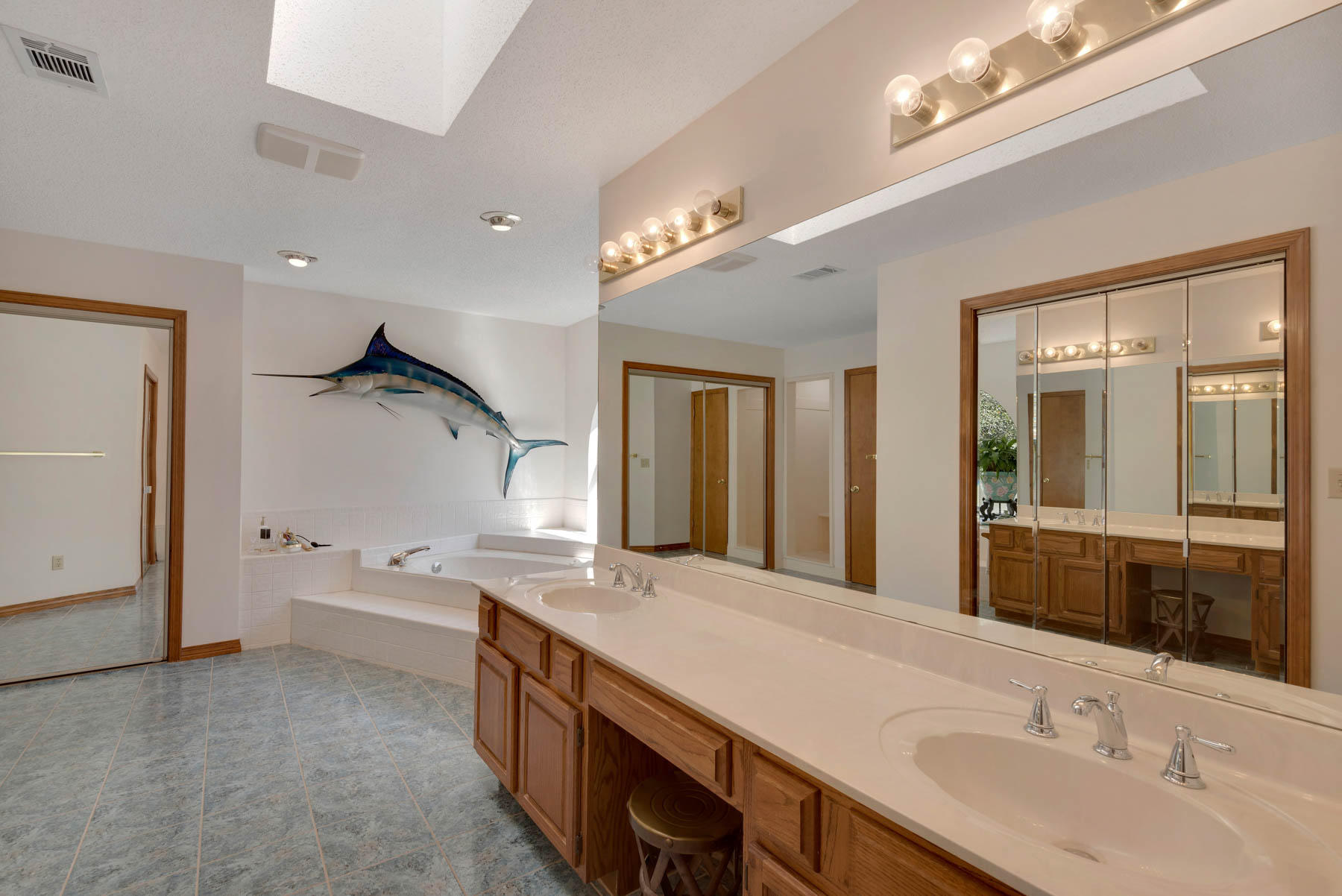 NORTH LAKE PIPPIN - Residential